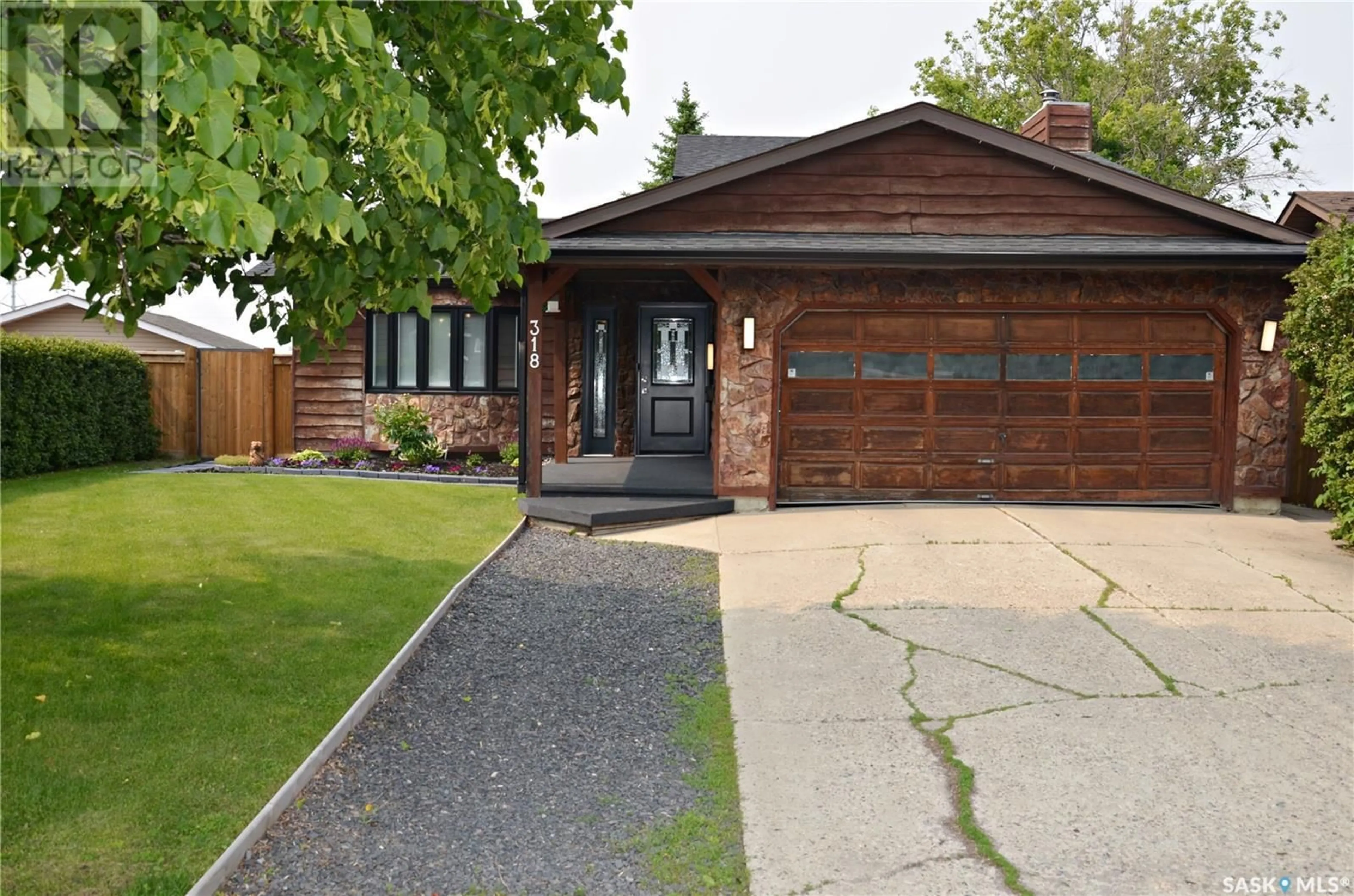 Unknown for 318 DELAYEN CRESCENT, Saskatoon Saskatchewan S7N2V2