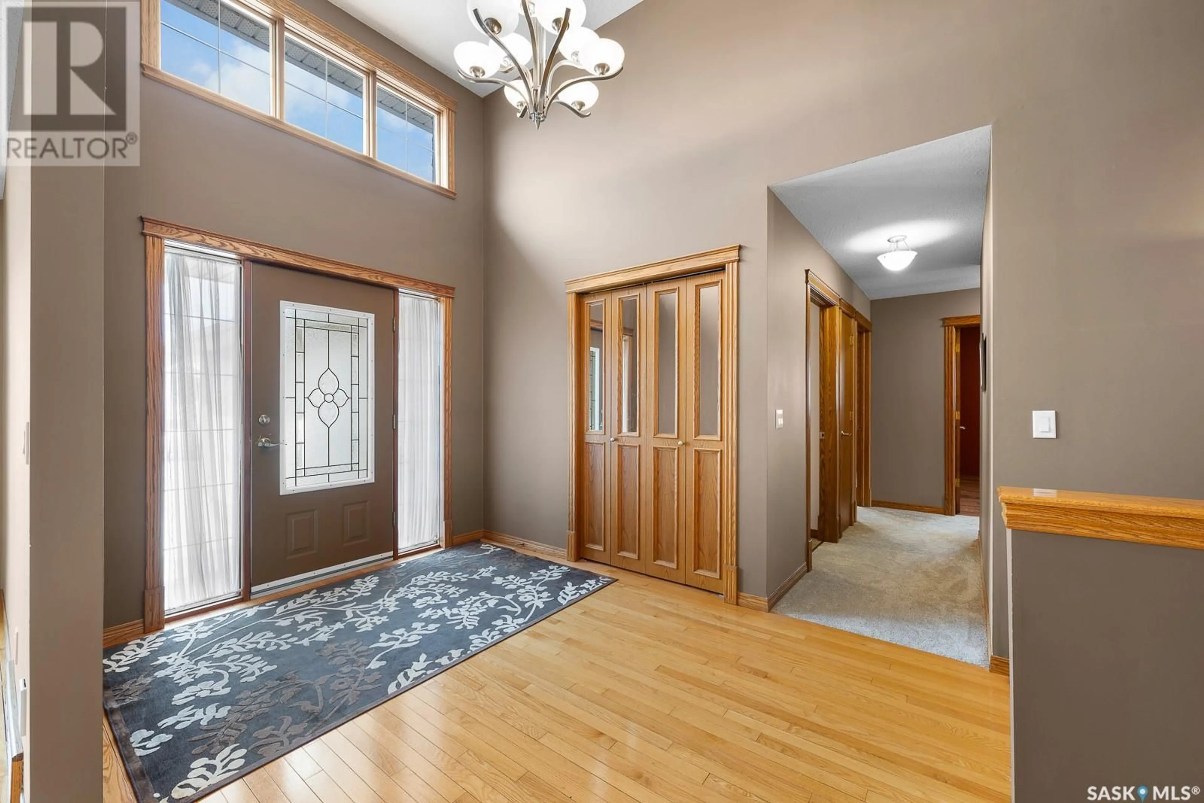 Indoor entryway for 9335 WASCANA MEWS, Regina Saskatchewan S4V2W3