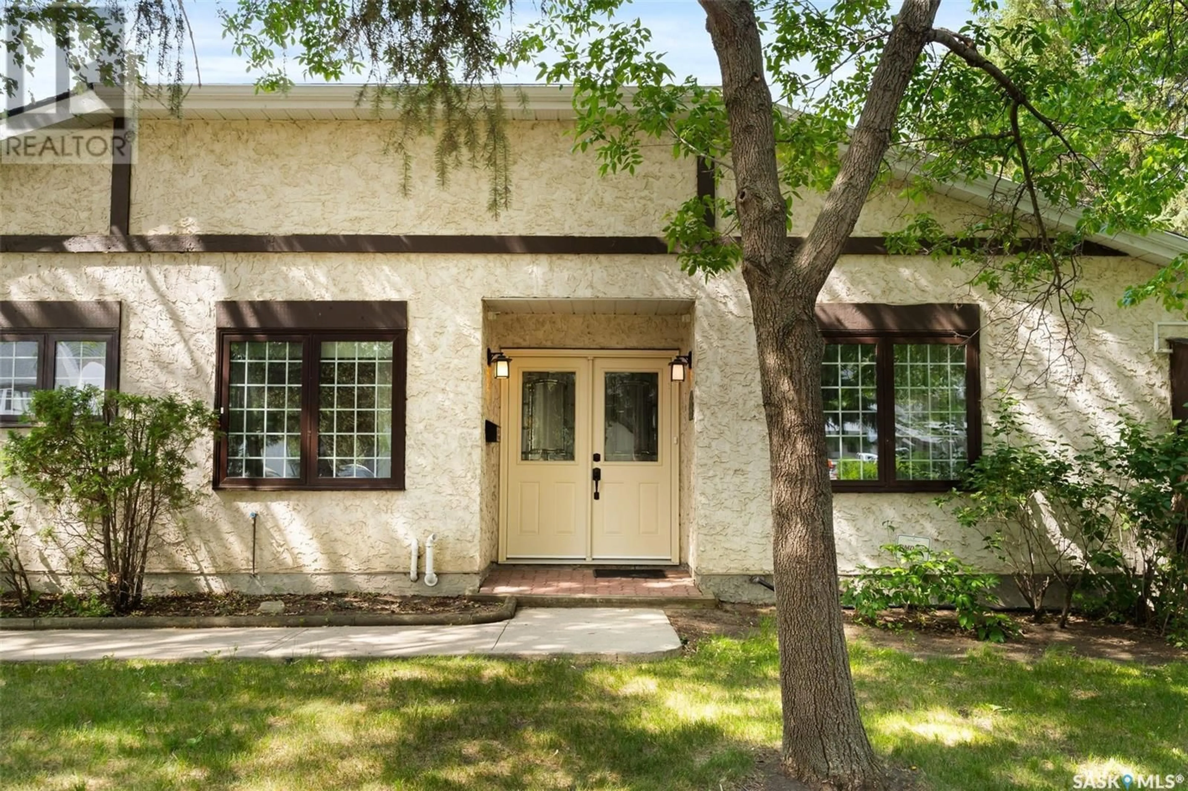 Unknown for 1052 - 54 GRYPHONS WALK, Regina Saskatchewan S4S6X1