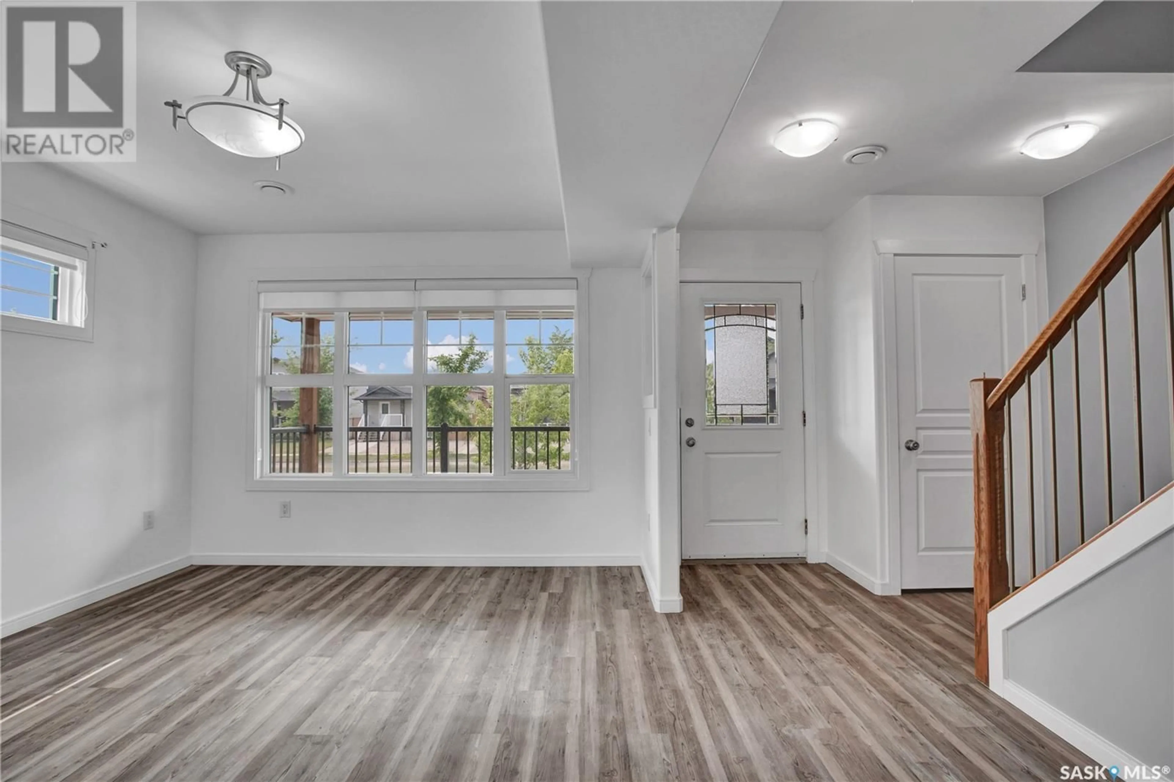 Indoor entryway for 4034 33RD STREET, Saskatoon Saskatchewan S7L7N2