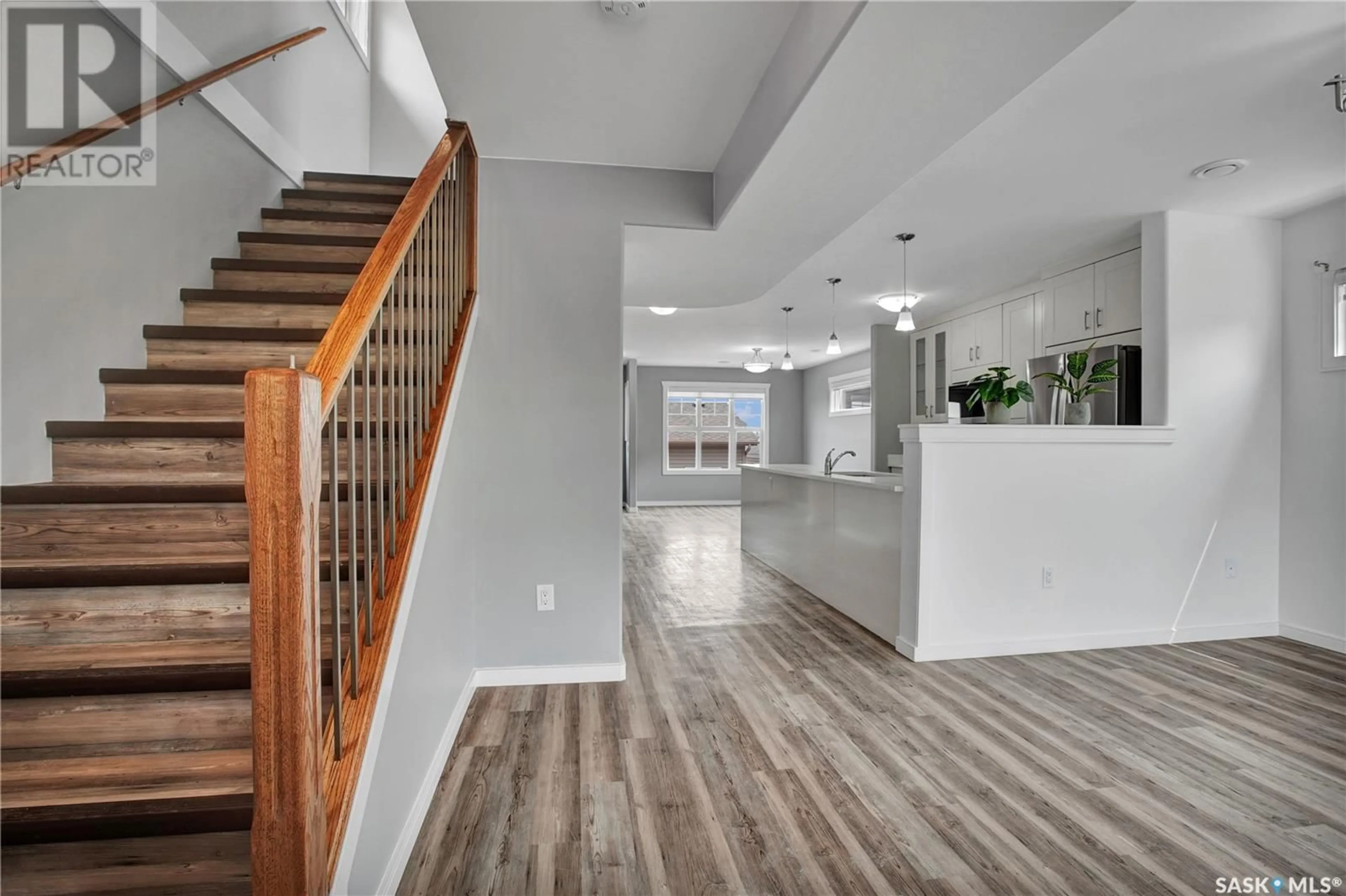 Indoor entryway for 4034 33RD STREET, Saskatoon Saskatchewan S7L7N2