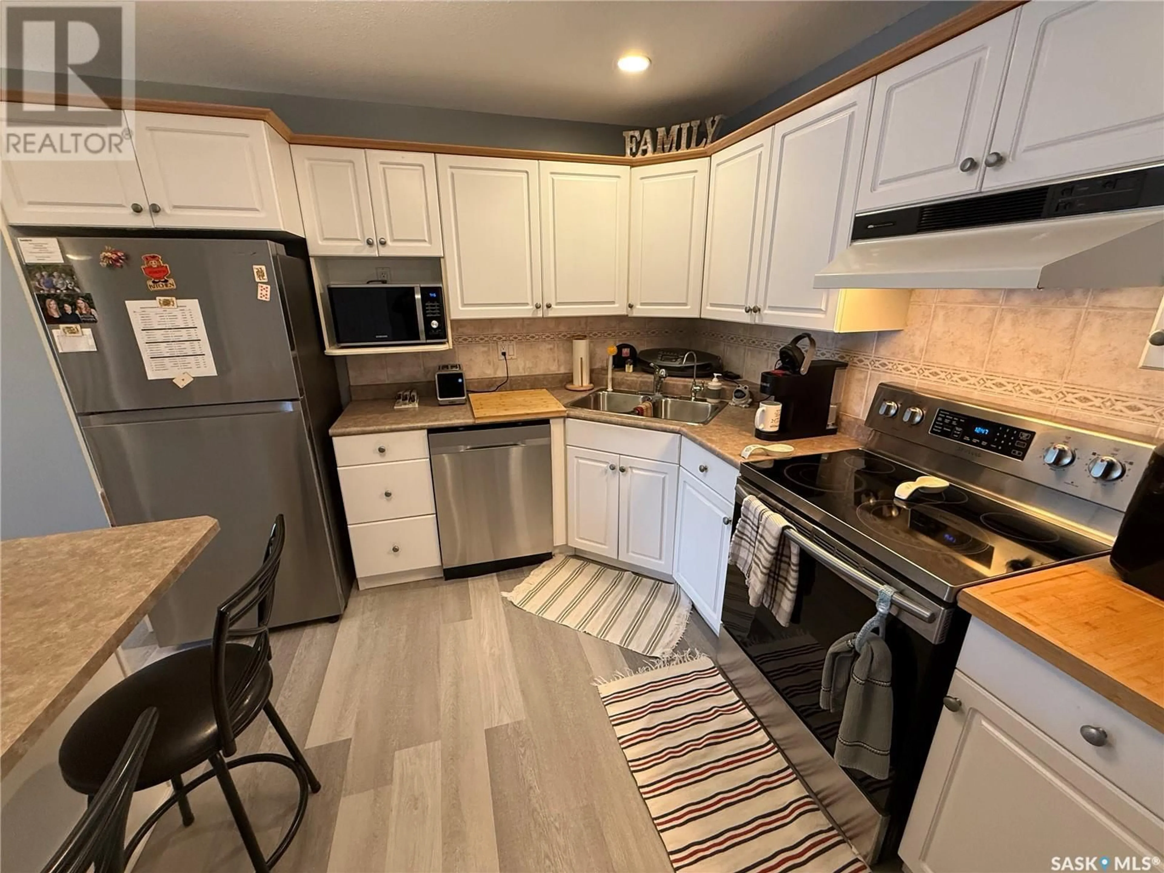 Standard kitchen, unknown for 205 - 304 MCINTYRE STREET, Regina Saskatchewan S4R3B7