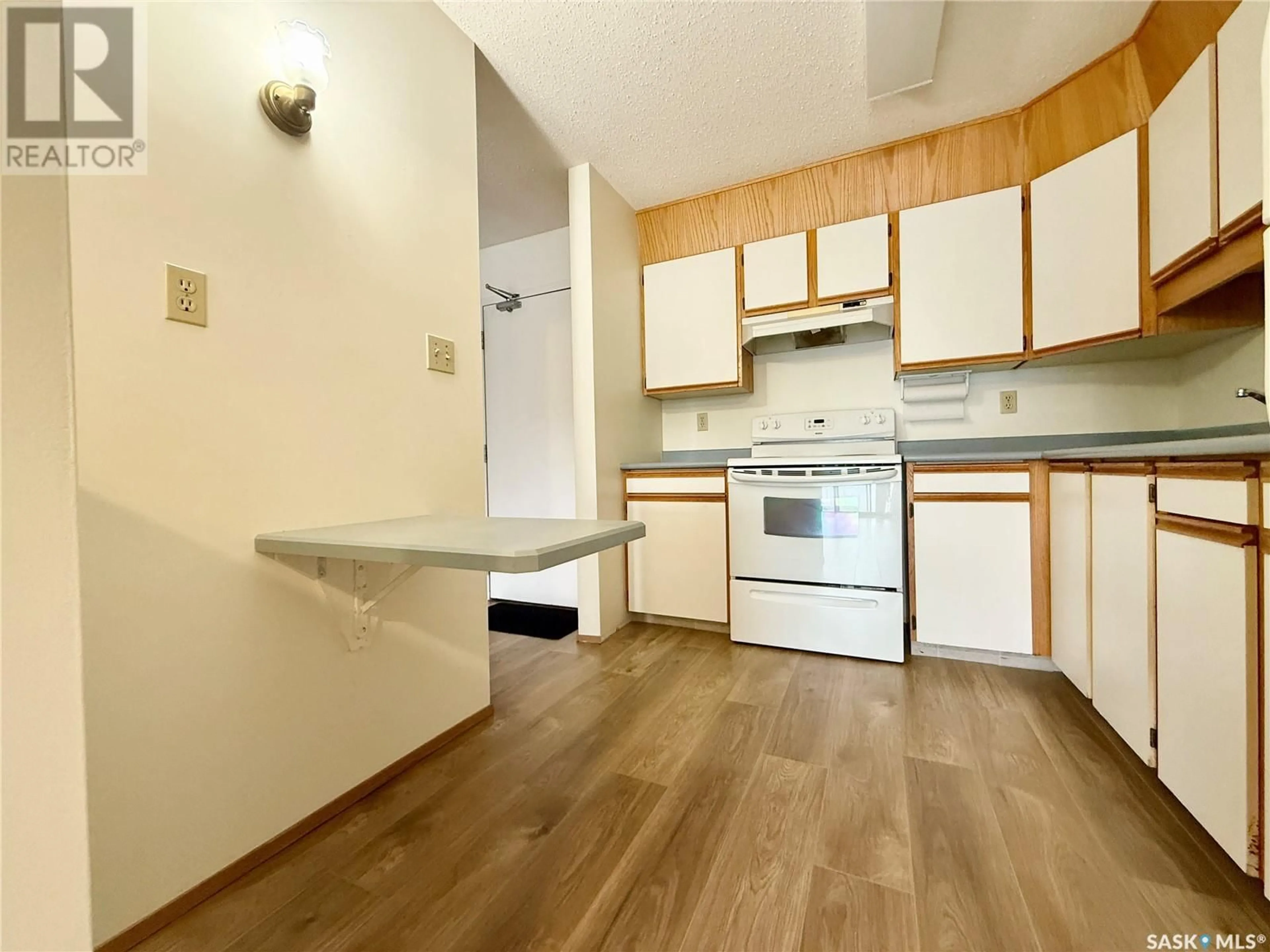 Standard kitchen, unknown for 101 - 1002 108TH STREET, North Battleford Saskatchewan S9A2A9