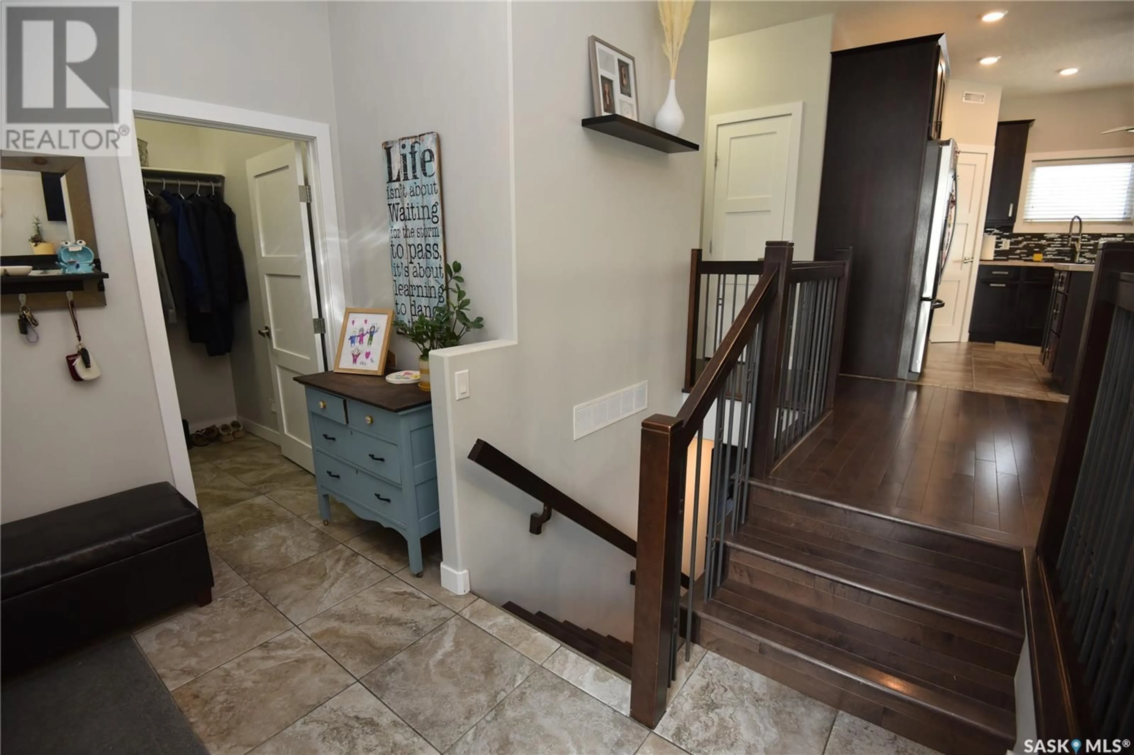 Indoor entryway for 111 6TH STREET, Nipawin Saskatchewan S0E1E0