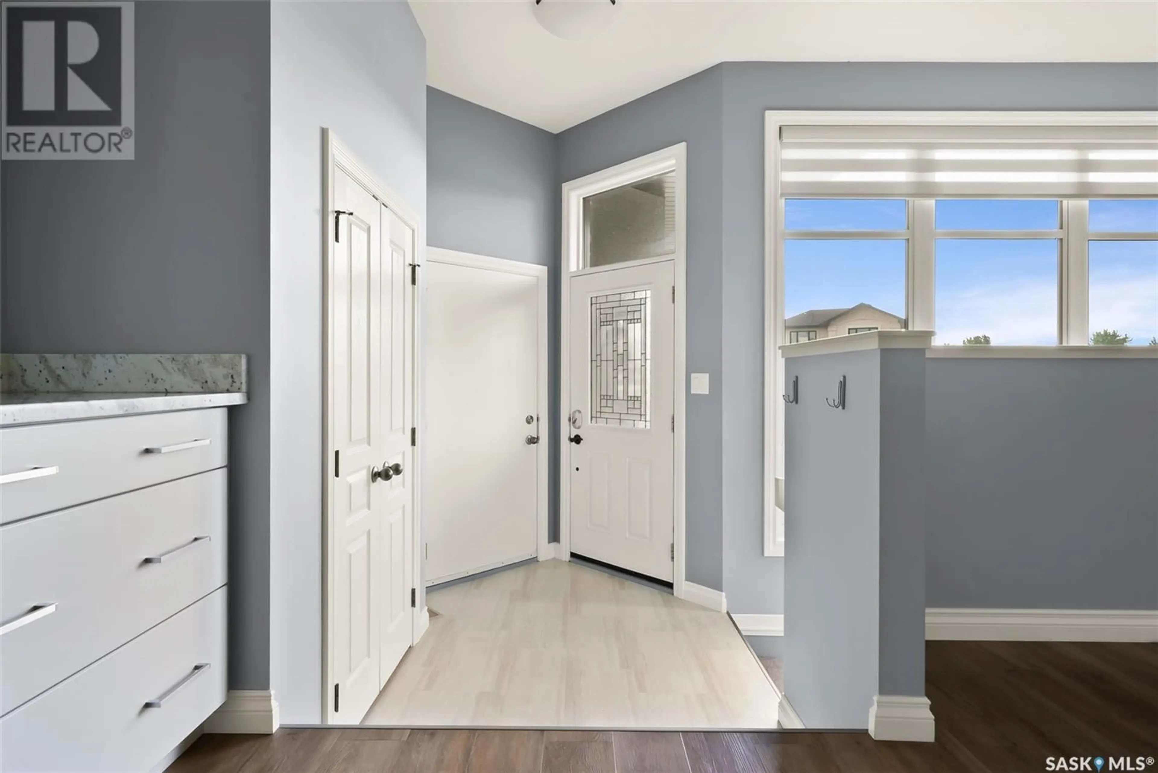 Indoor entryway for 10 COLLEGE CRESCENT, White City Saskatchewan S4L0C6