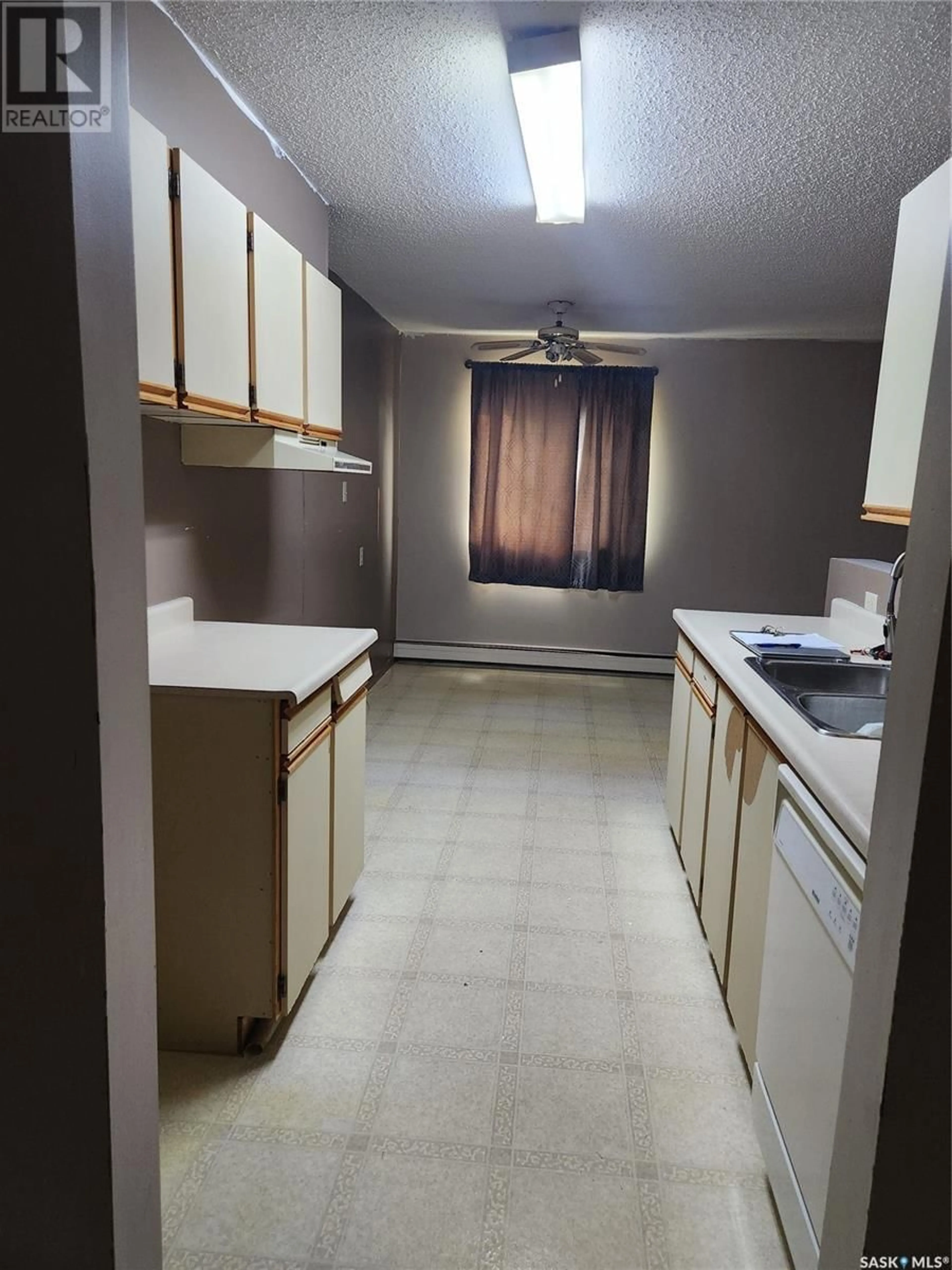 Standard kitchen, unknown for 130 - 101 EDINBURGH PLACE, Saskatoon Saskatchewan S7H5J7