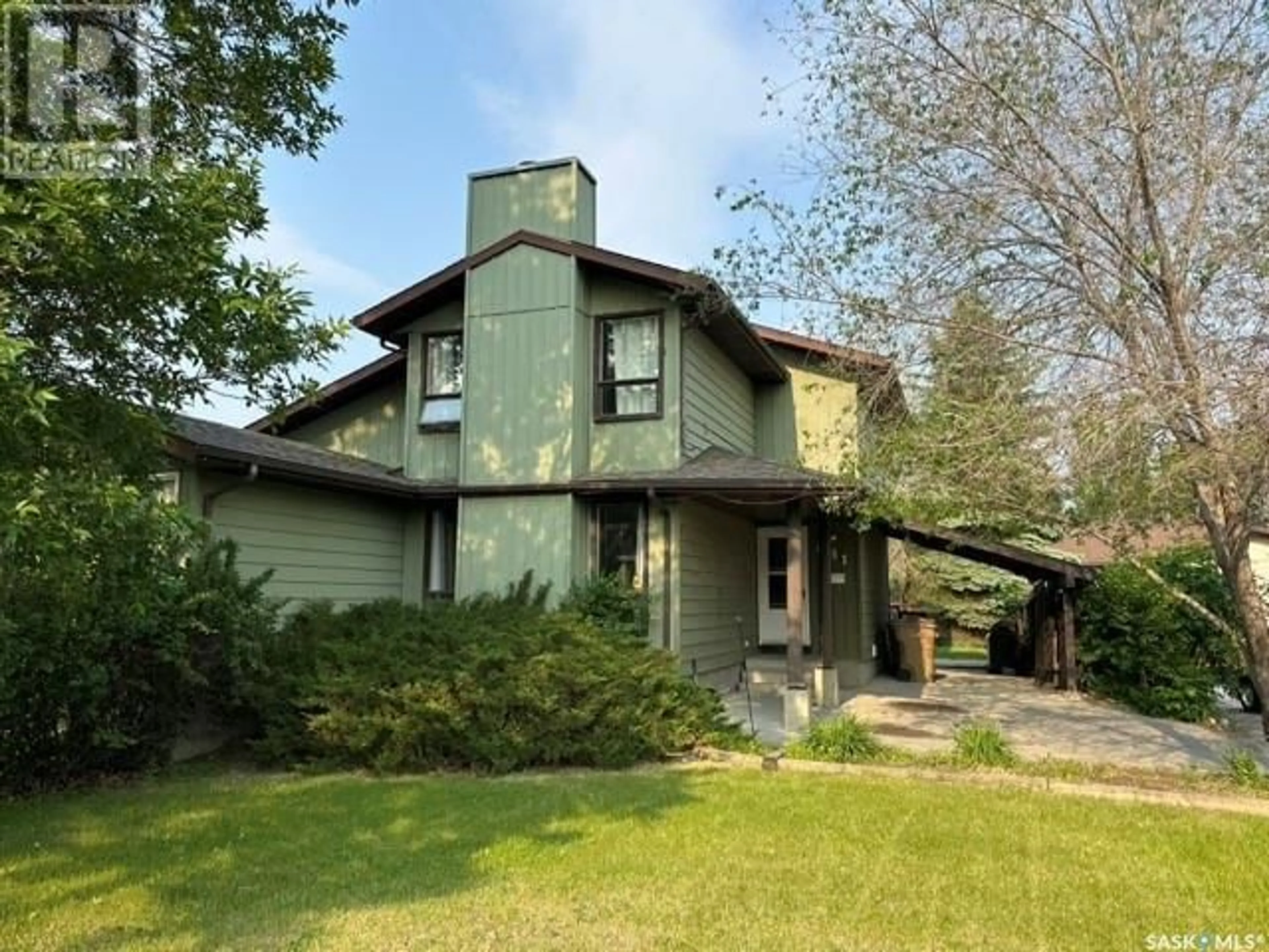 Unknown for 831 DOLAN STREET, Regina Saskatchewan S4X1T6