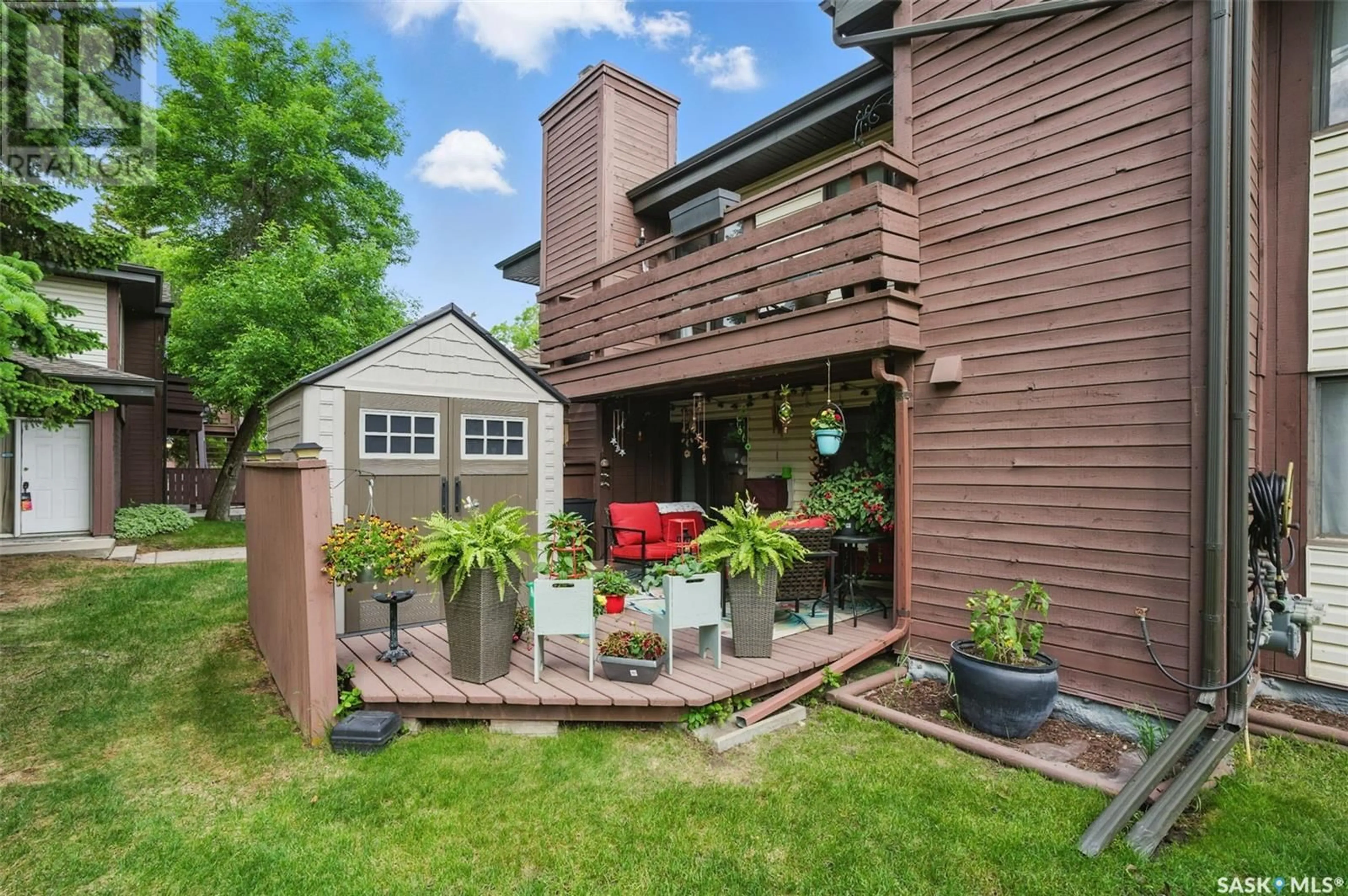 Patio, unknown for 203 - 443 PENDYGRASSE ROAD, Saskatoon Saskatchewan S7M5C1