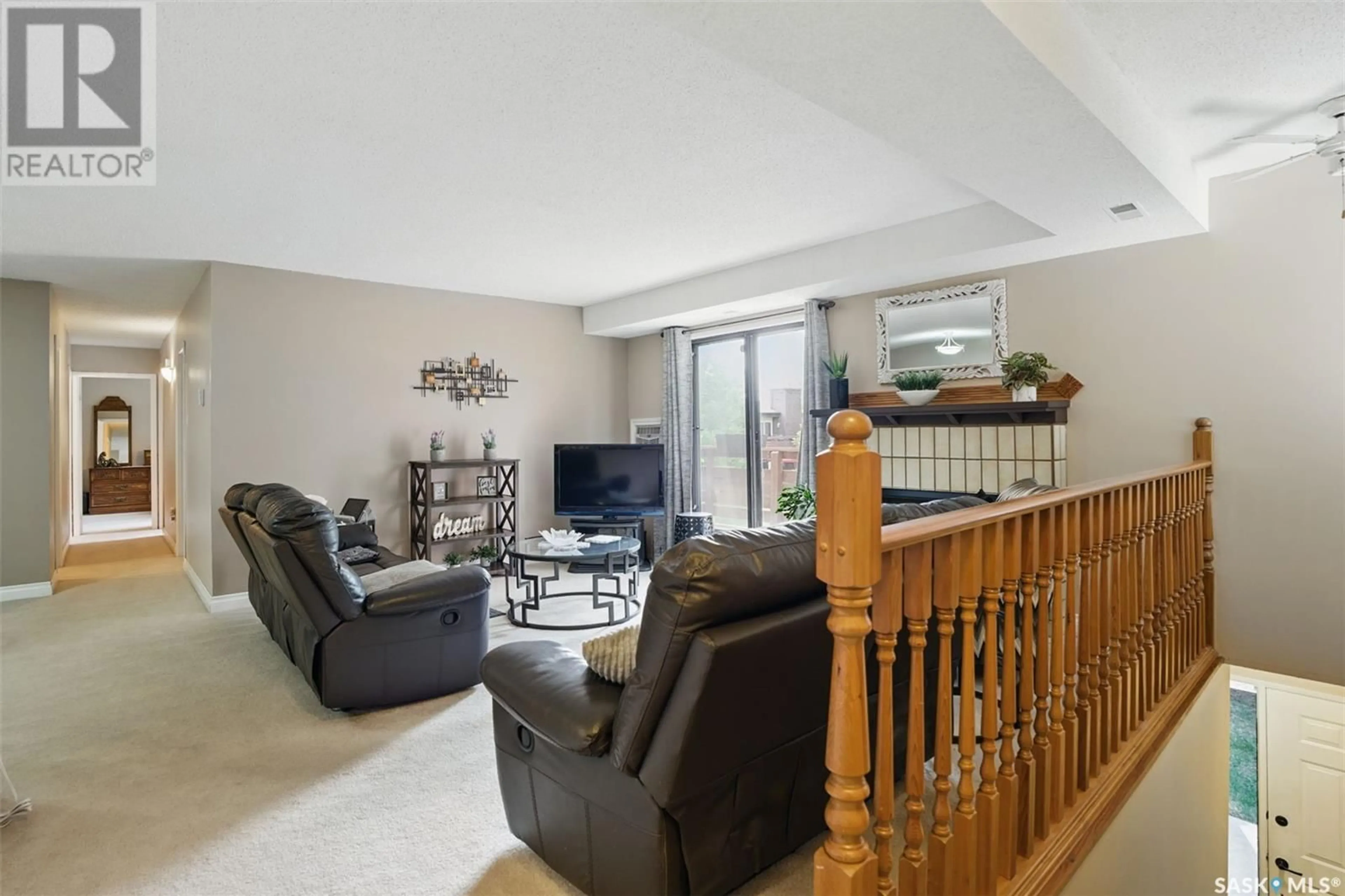 Living room with furniture, unknown for 203 - 443 PENDYGRASSE ROAD, Saskatoon Saskatchewan S7M5C1