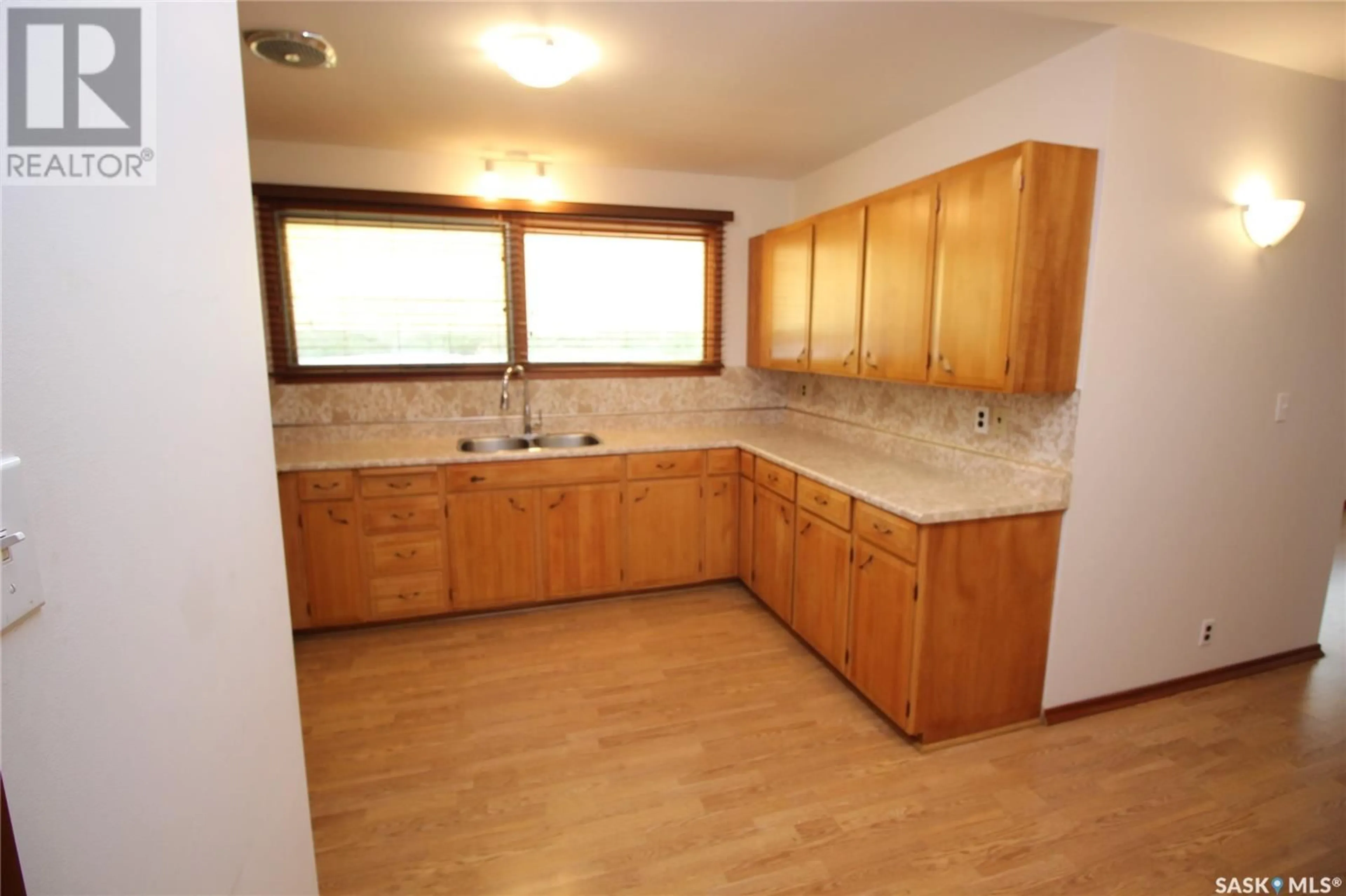 Standard kitchen, unknown for 400 BLANCHARD STREET, Wolseley Saskatchewan S0G5H0
