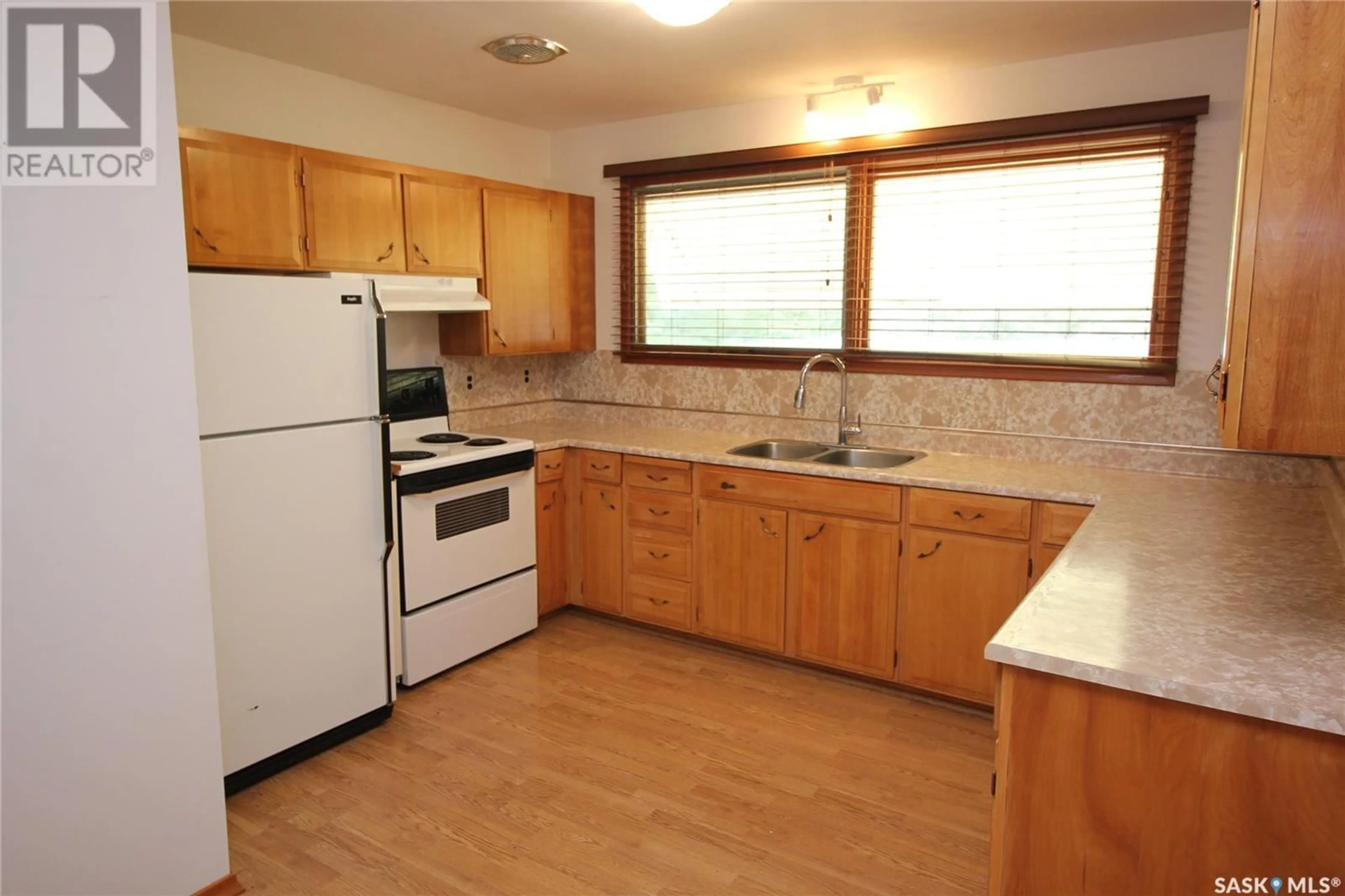 Standard kitchen, wood/laminate floor for 400 BLANCHARD STREET, Wolseley Saskatchewan S0G5H0