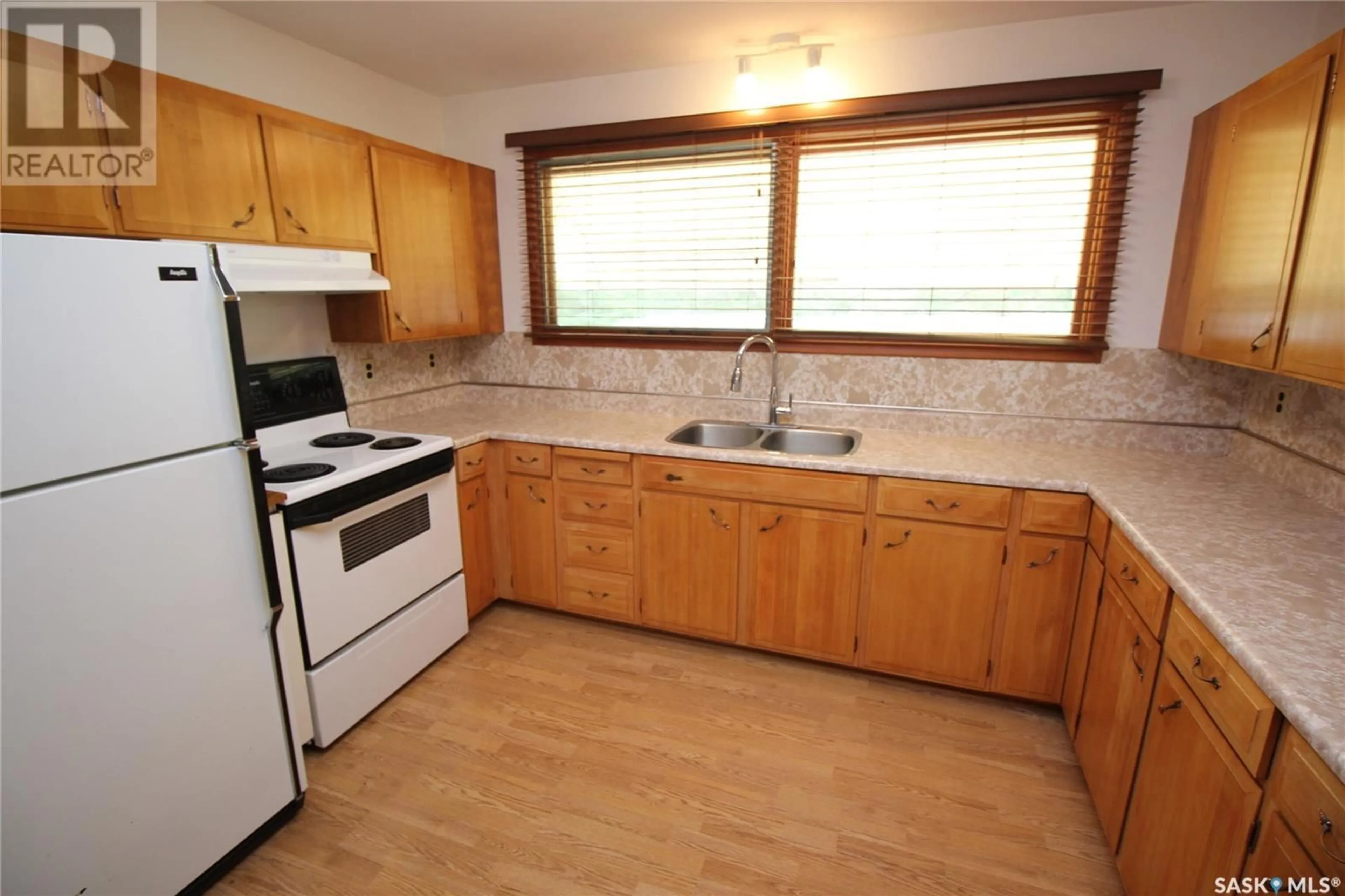 Standard kitchen, unknown for 400 BLANCHARD STREET, Wolseley Saskatchewan S0G5H0