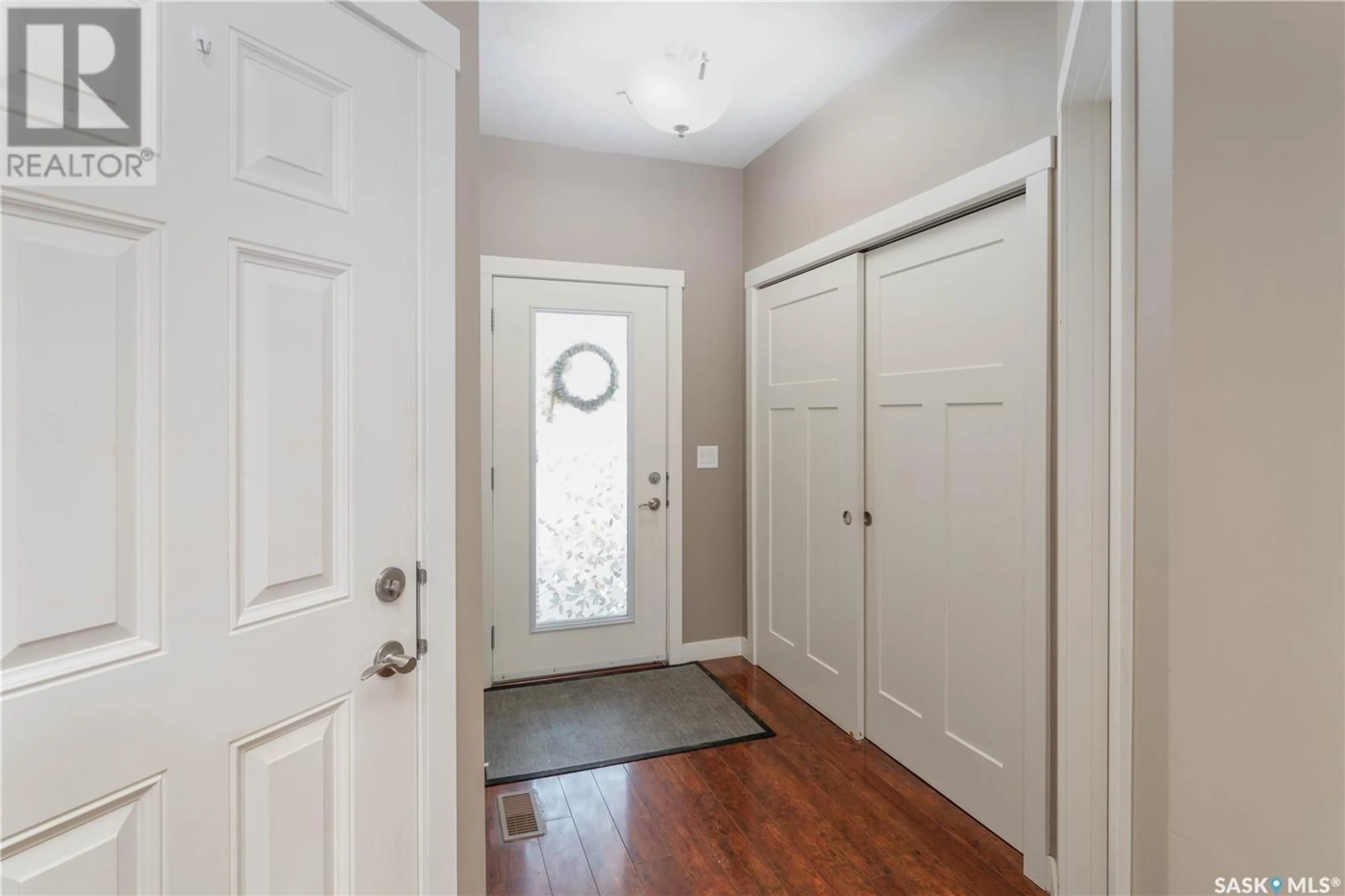 Indoor entryway for 133 115 SHEPHERD CRESCENT, Saskatoon Saskatchewan S7W0P8