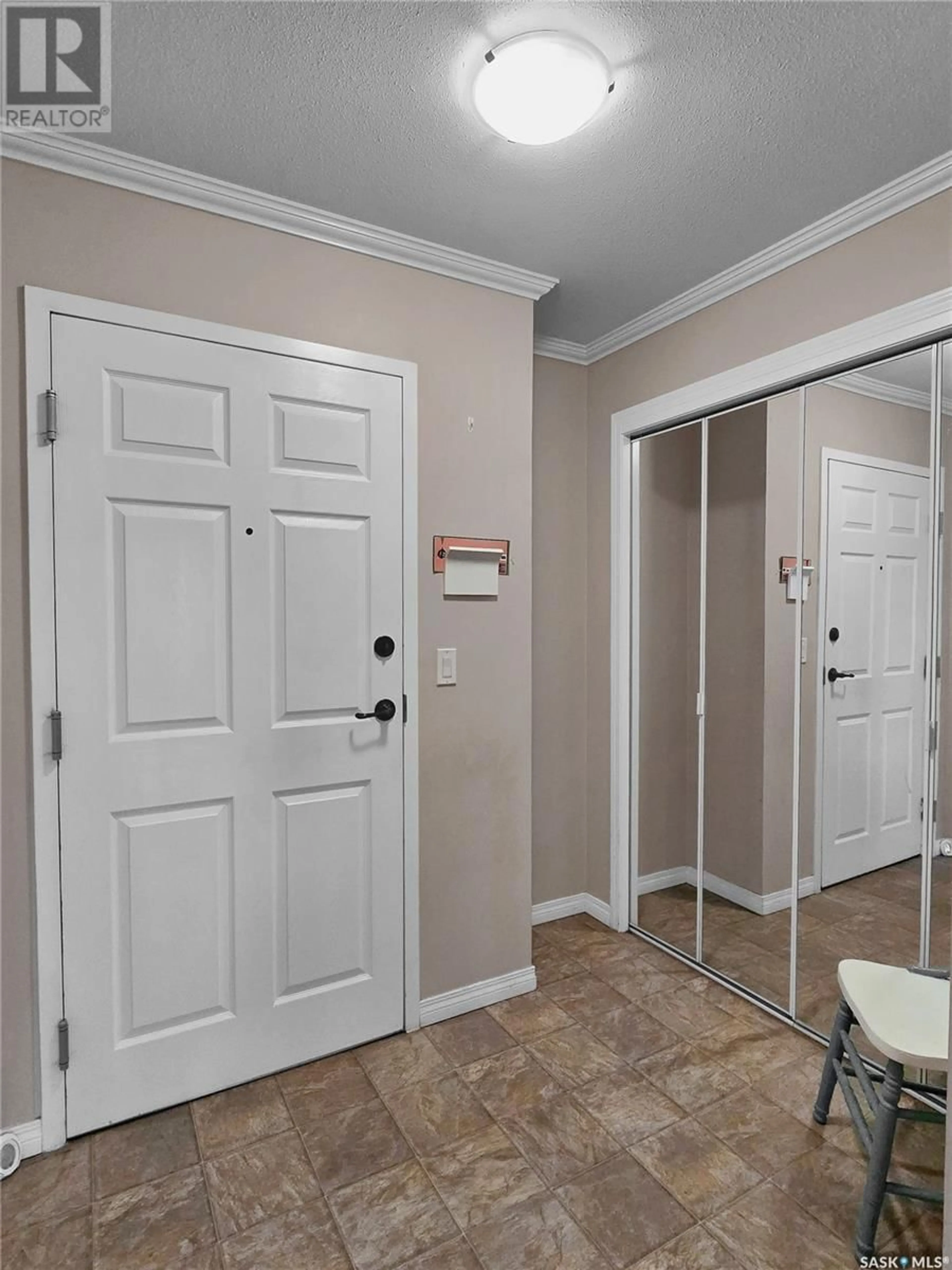 Indoor entryway for 600 - 412 CENTENNIAL BOULEVARD, Warman Saskatchewan S0K4S1