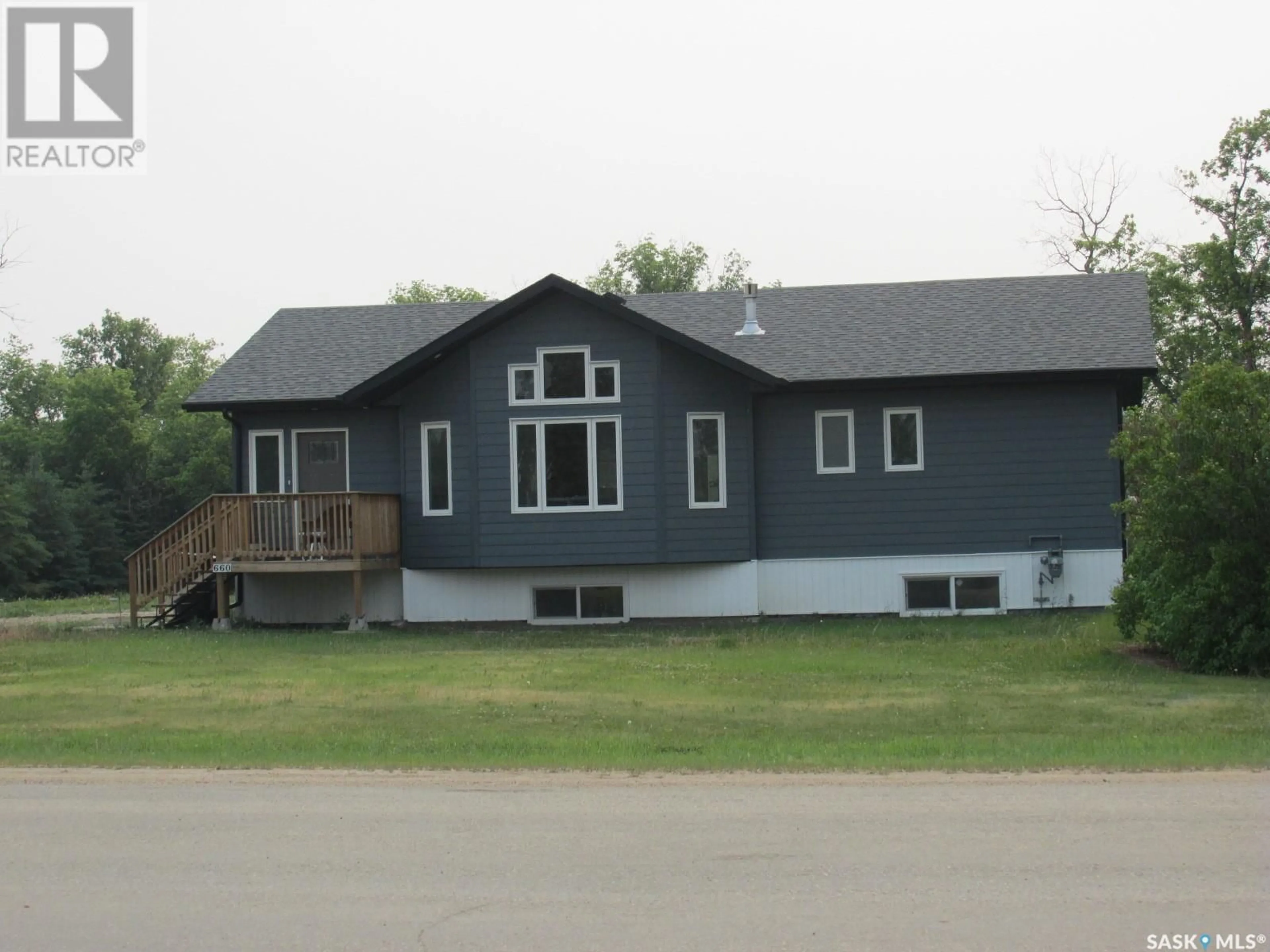 Home with vinyl exterior material, building for 660 PARK ROAD, Zenon Park Saskatchewan S0E1W0