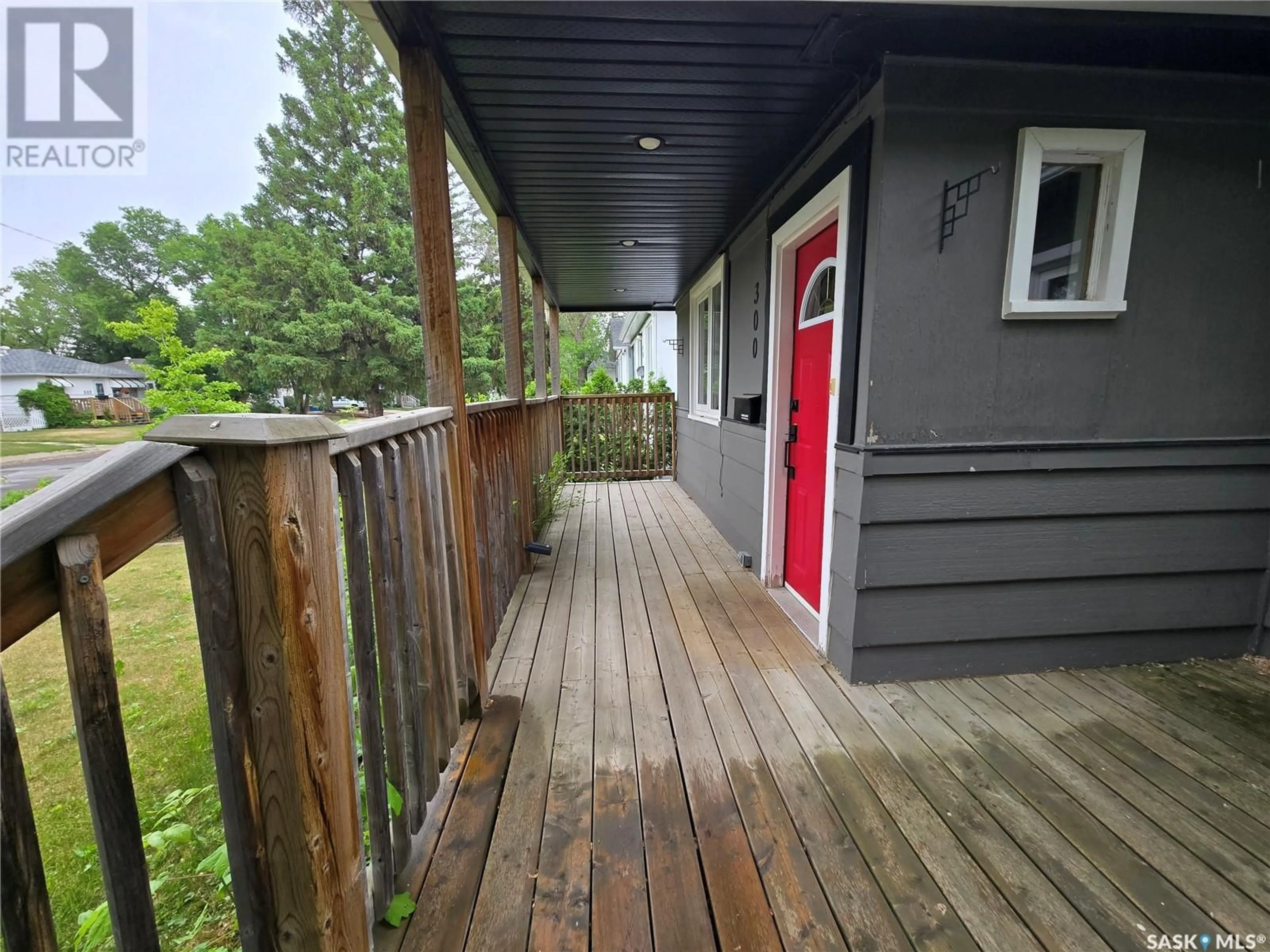 Patio, unknown for E - 300 MAPLE STREET, Saskatoon Saskatchewan S7J0A5