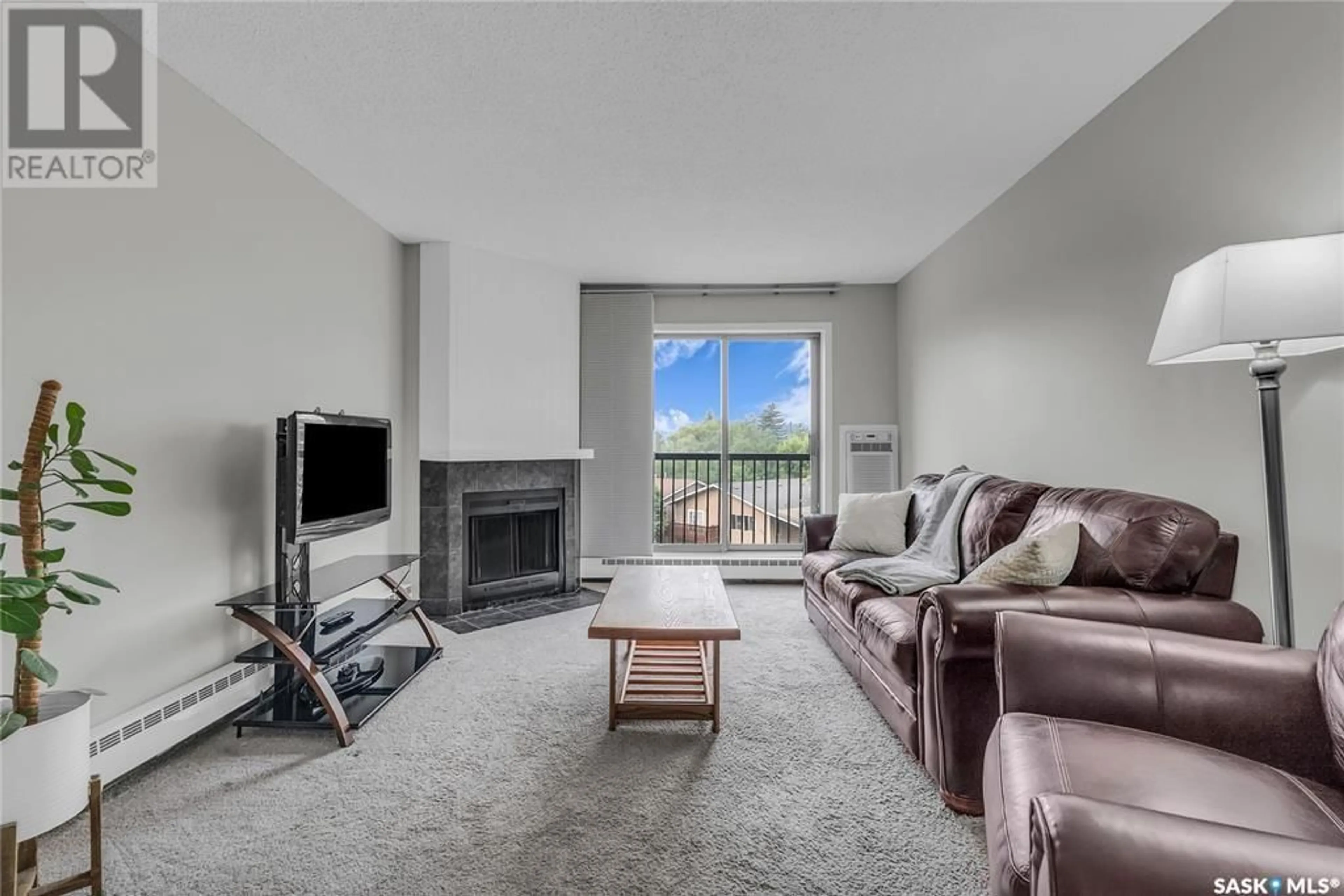 Living room with furniture, unknown for A - 802 KINGSMERE BOULEVARD, Saskatoon Saskatchewan S7J4B7