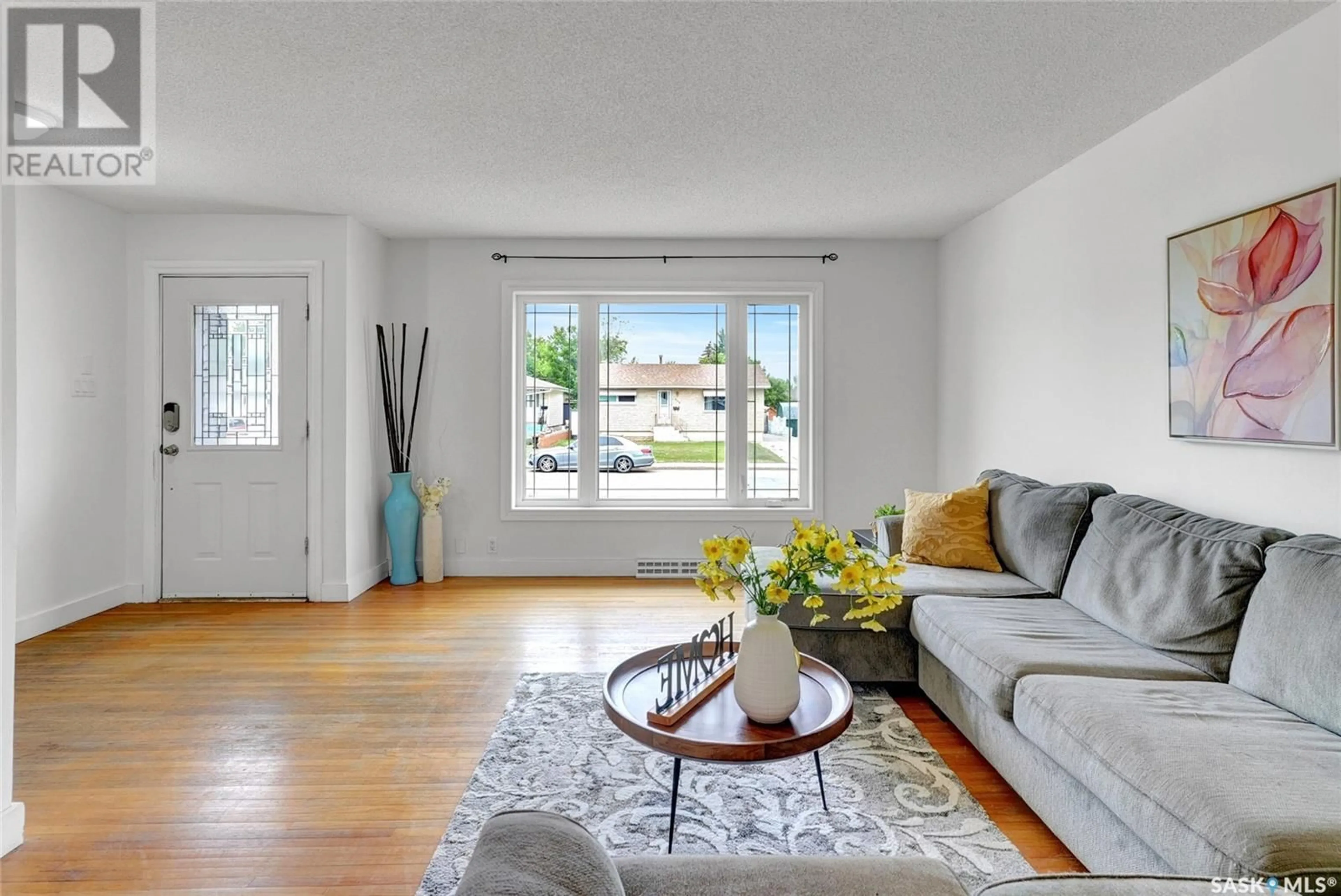 Living room with furniture, unknown for 833 KEITH STREET, Moose Jaw Saskatchewan S6H5R4