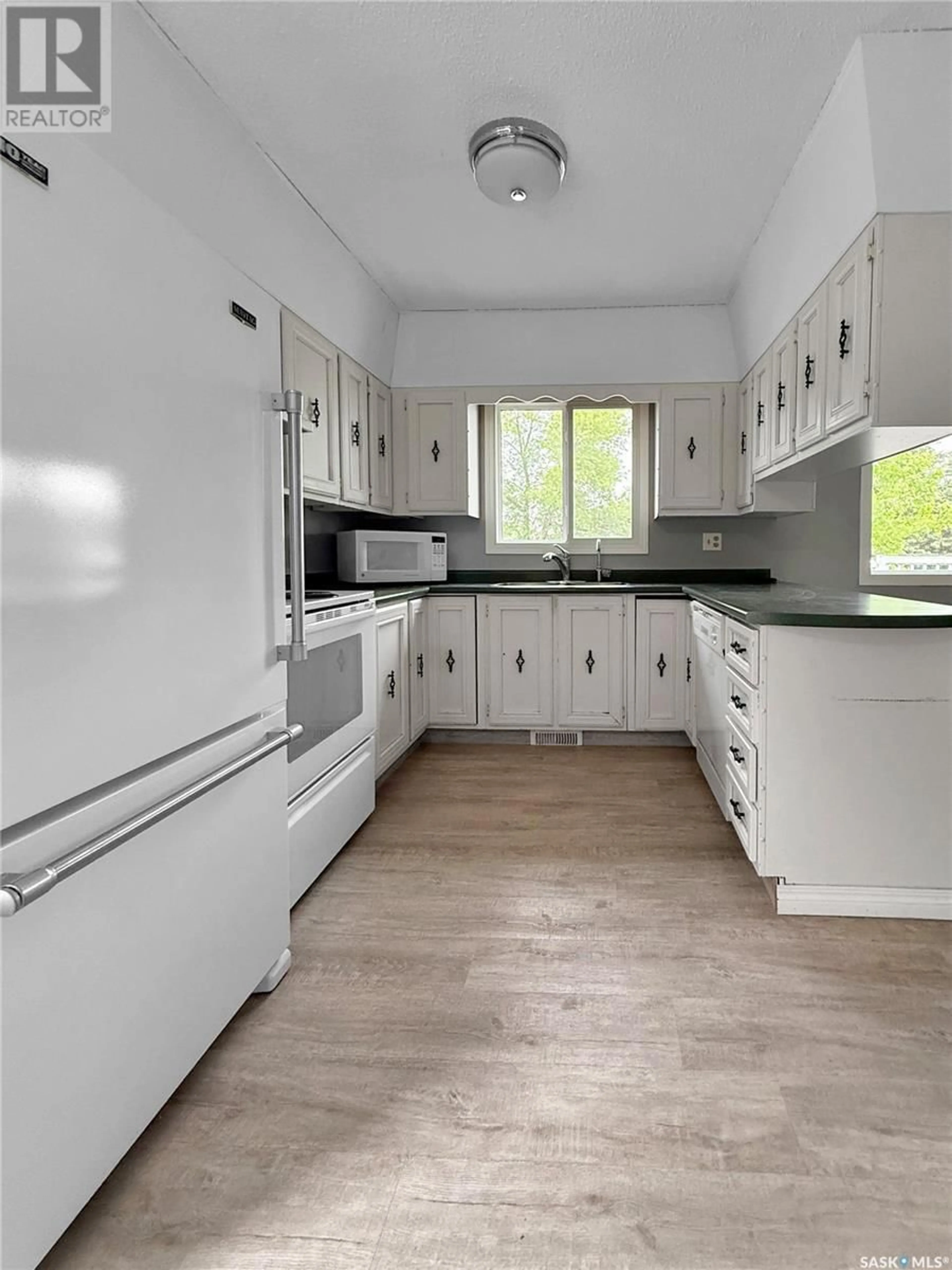 Standard kitchen, wood/laminate floor for 1125 MALLARD DRIVE, Rocanville Saskatchewan S0A3L0