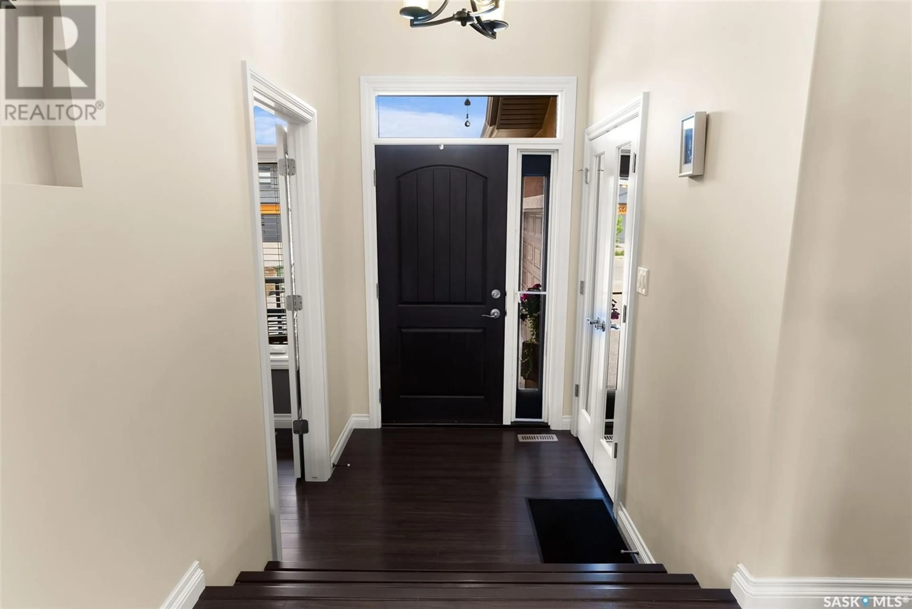 Indoor entryway for 3326 GREEN BROOK ROAD, Regina Saskatchewan S4V3K2