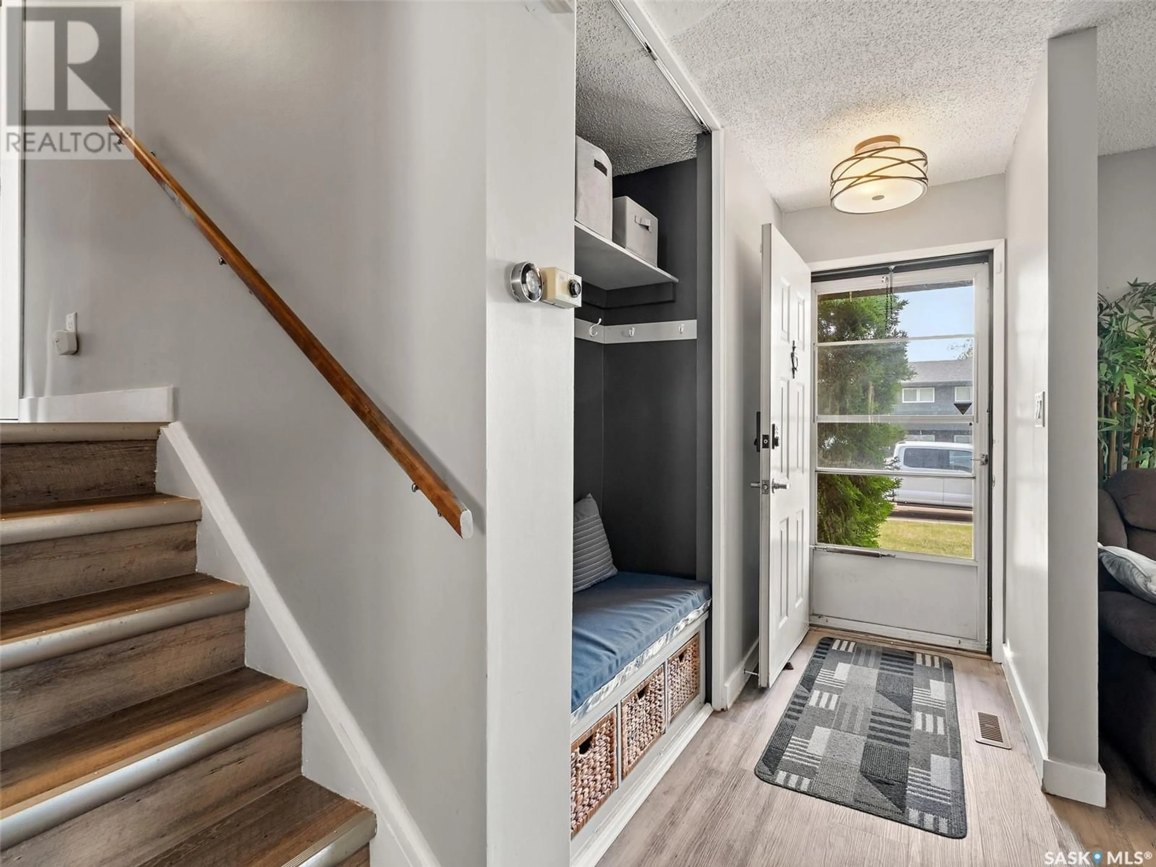 Indoor entryway for 419 HAIGHT CRESCENT, Saskatoon Saskatchewan S7H5C3