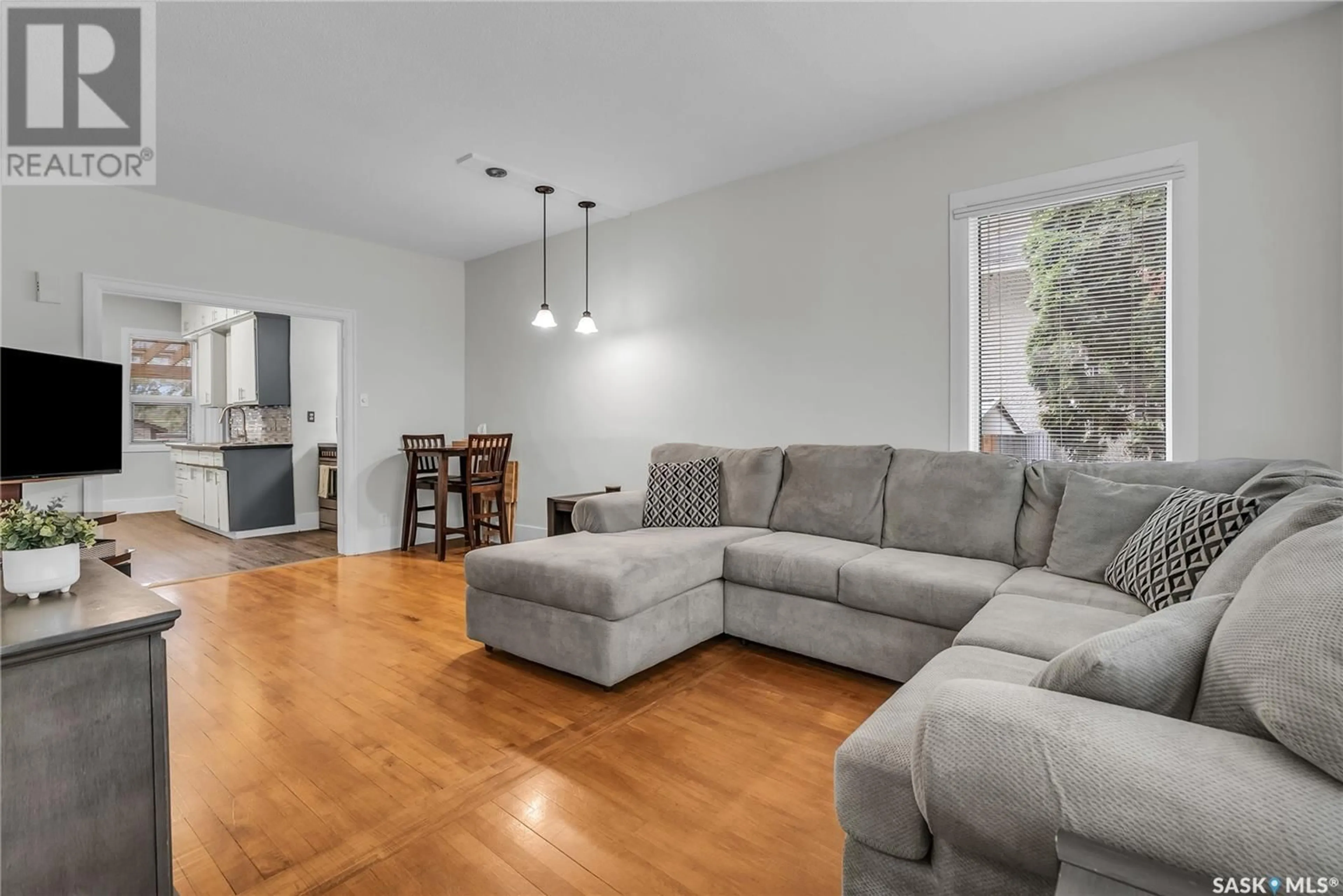 Living room with furniture, unknown for 1304 C AVENUE, Saskatoon Saskatchewan S7L1K8