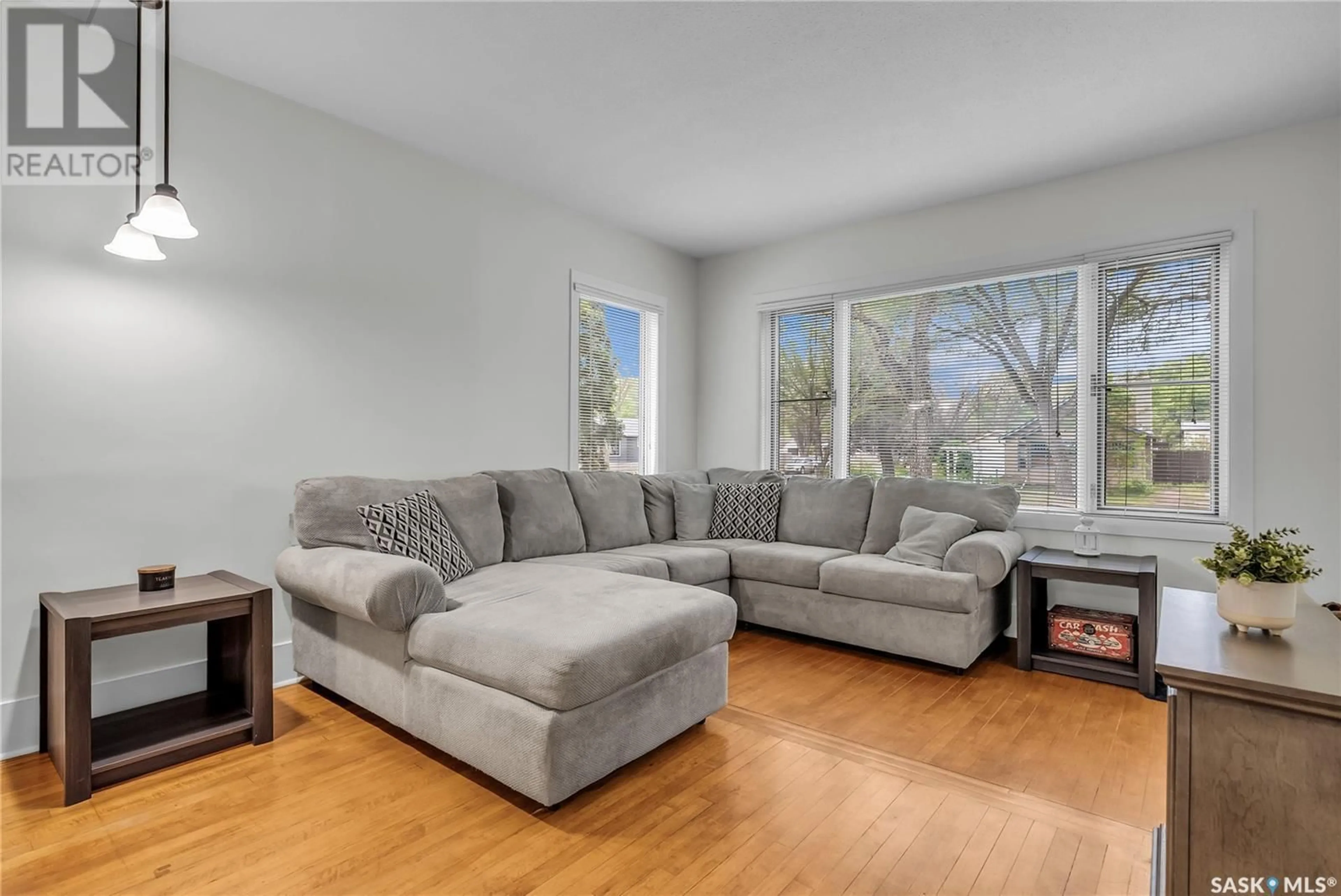 Living room with furniture, unknown for 1304 C AVENUE, Saskatoon Saskatchewan S7L1K8
