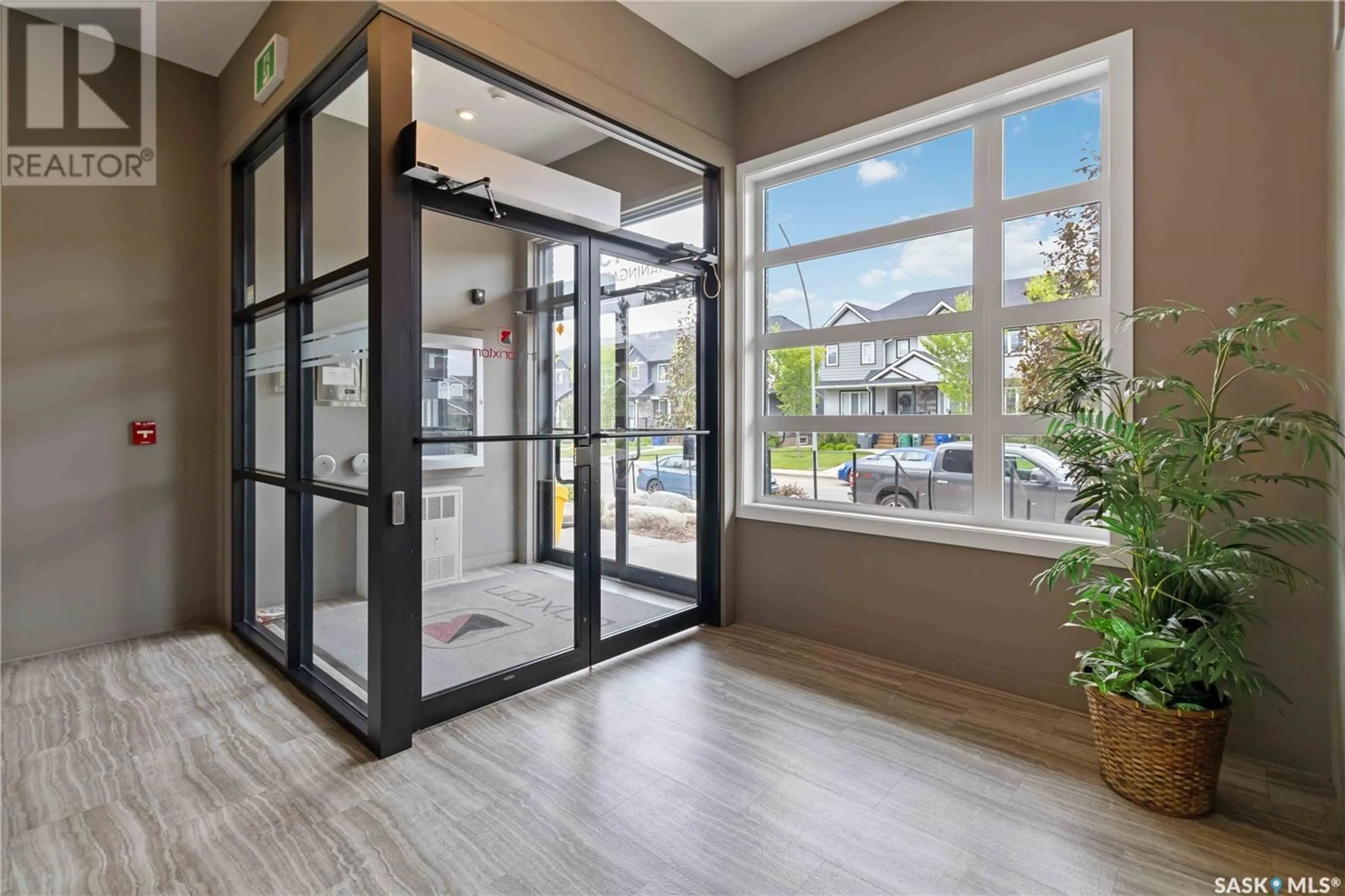 Indoor foyer for 415 - 104 MANINGAS BEND, Saskatoon Saskatchewan S7W0T6