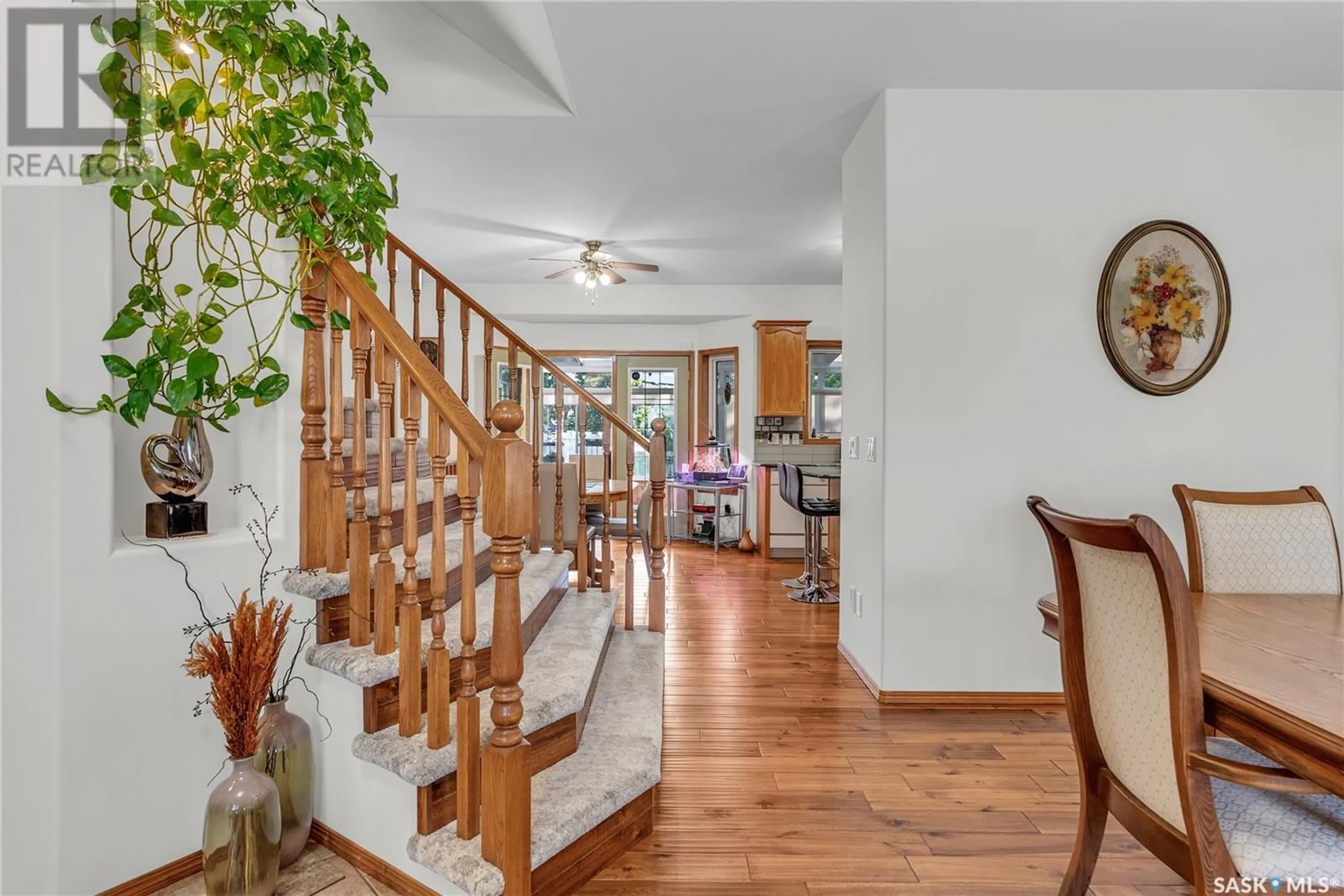 Indoor foyer for 531 KUCEY CRESCENT, Saskatoon Saskatchewan S7N4T3