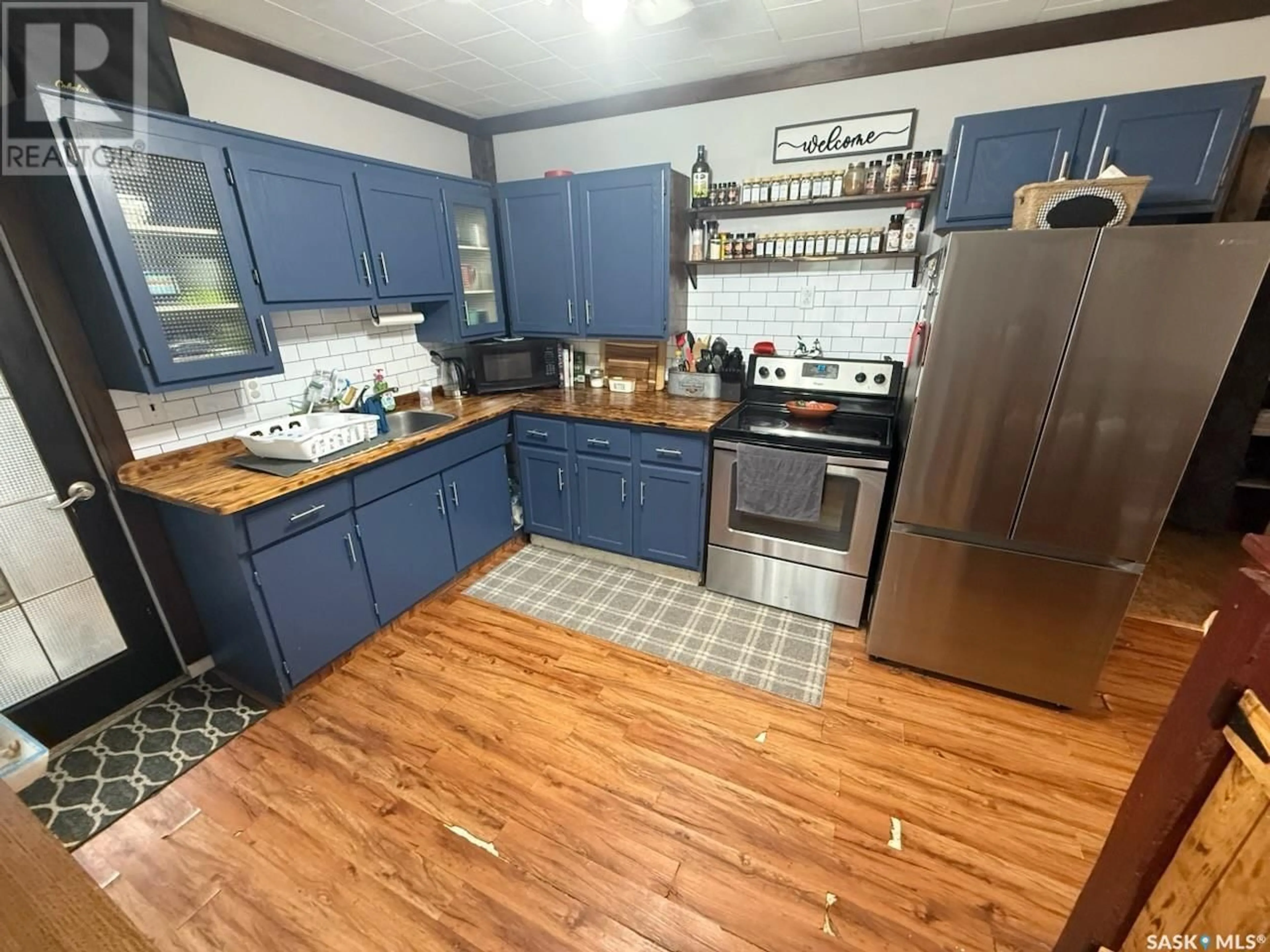 Standard kitchen, unknown for 931 111TH STREET, North Battleford Saskatchewan S9A2K2