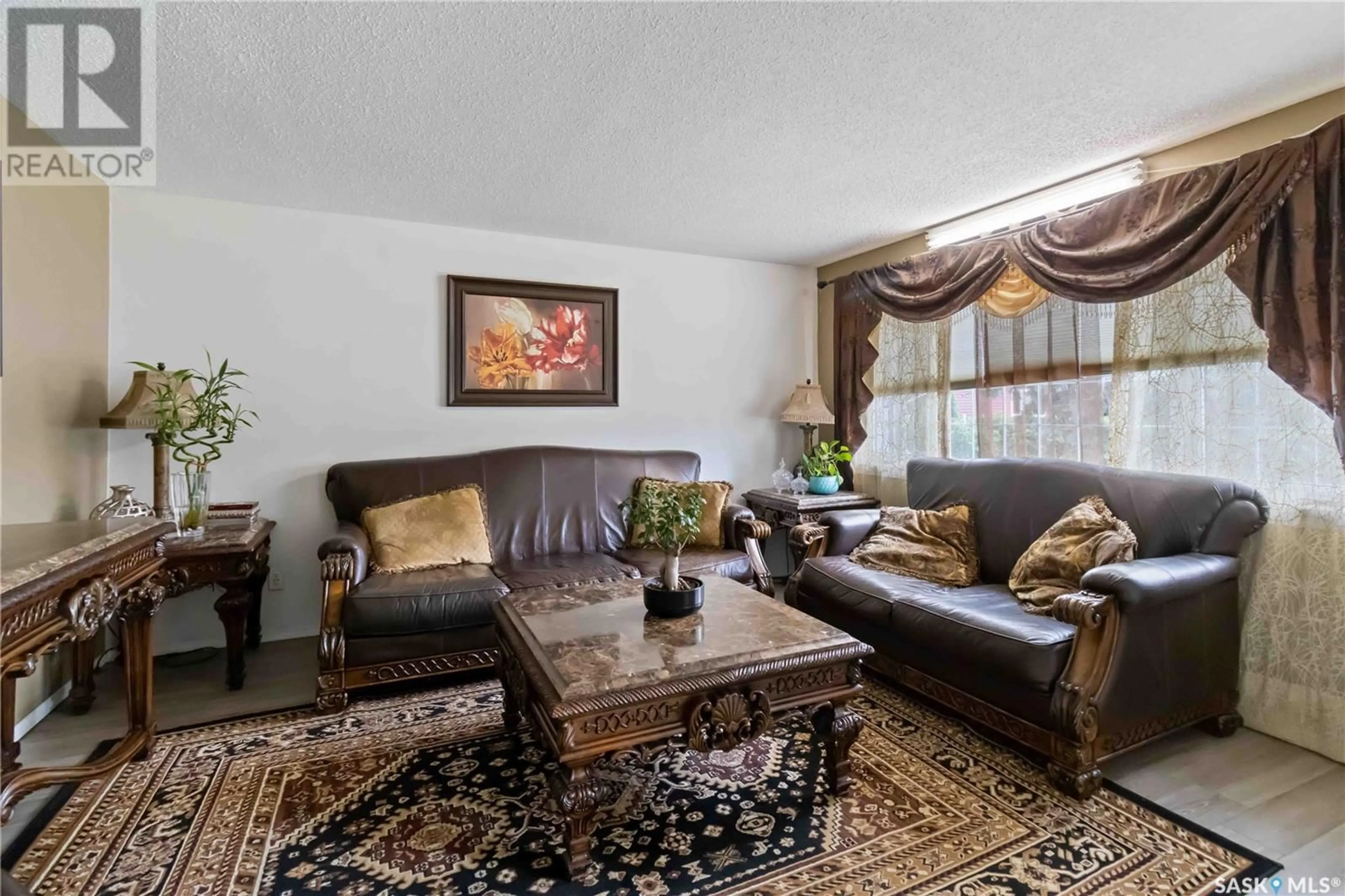 Living room with furniture, unknown for 506 SMALLWOOD CRESCENT, Saskatoon Saskatchewan S7L4S6