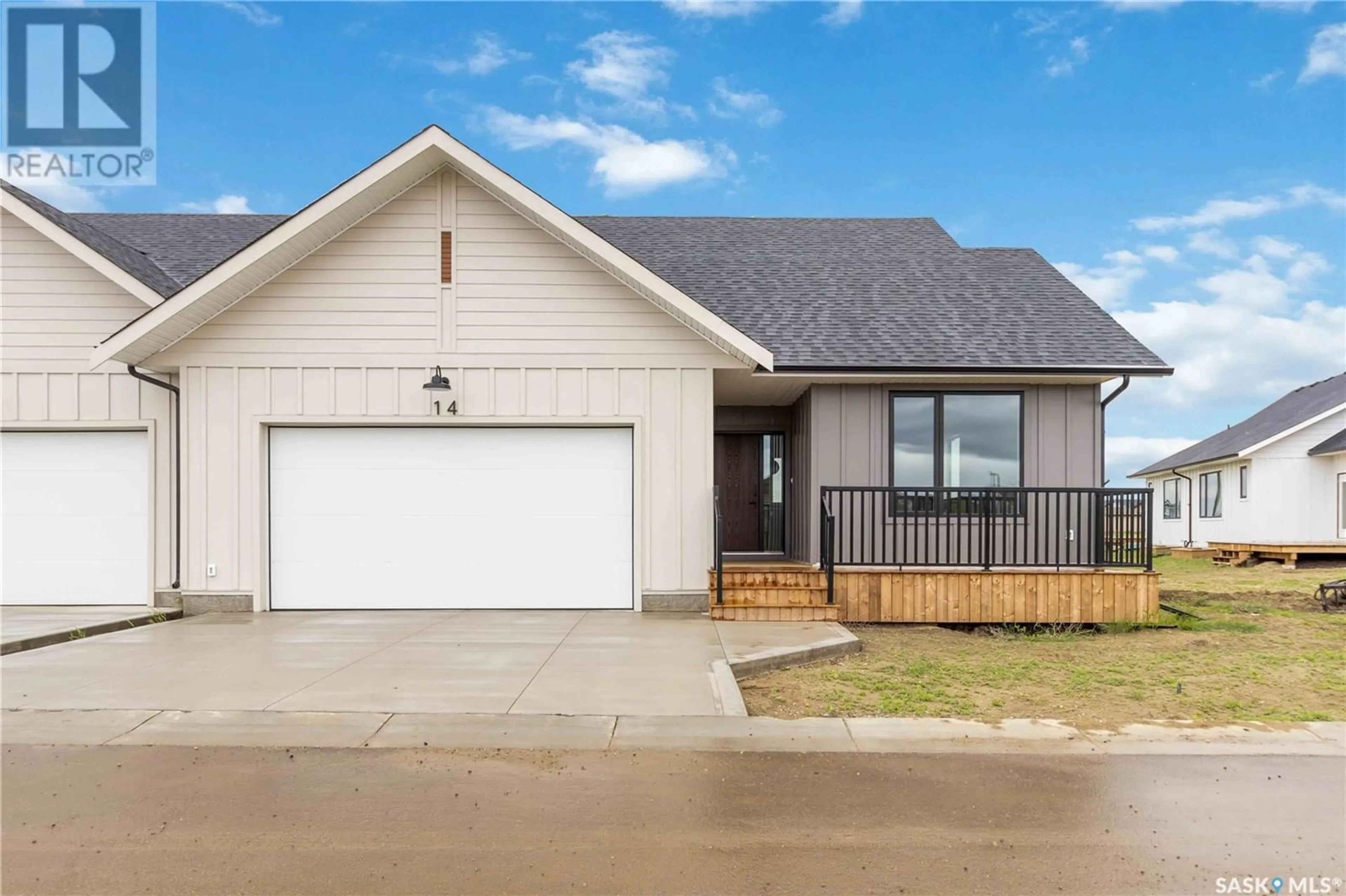 Home with vinyl exterior material, street for 25 105 HATHWAY CRESCENT, Saskatoon Saskatchewan S7V0P5