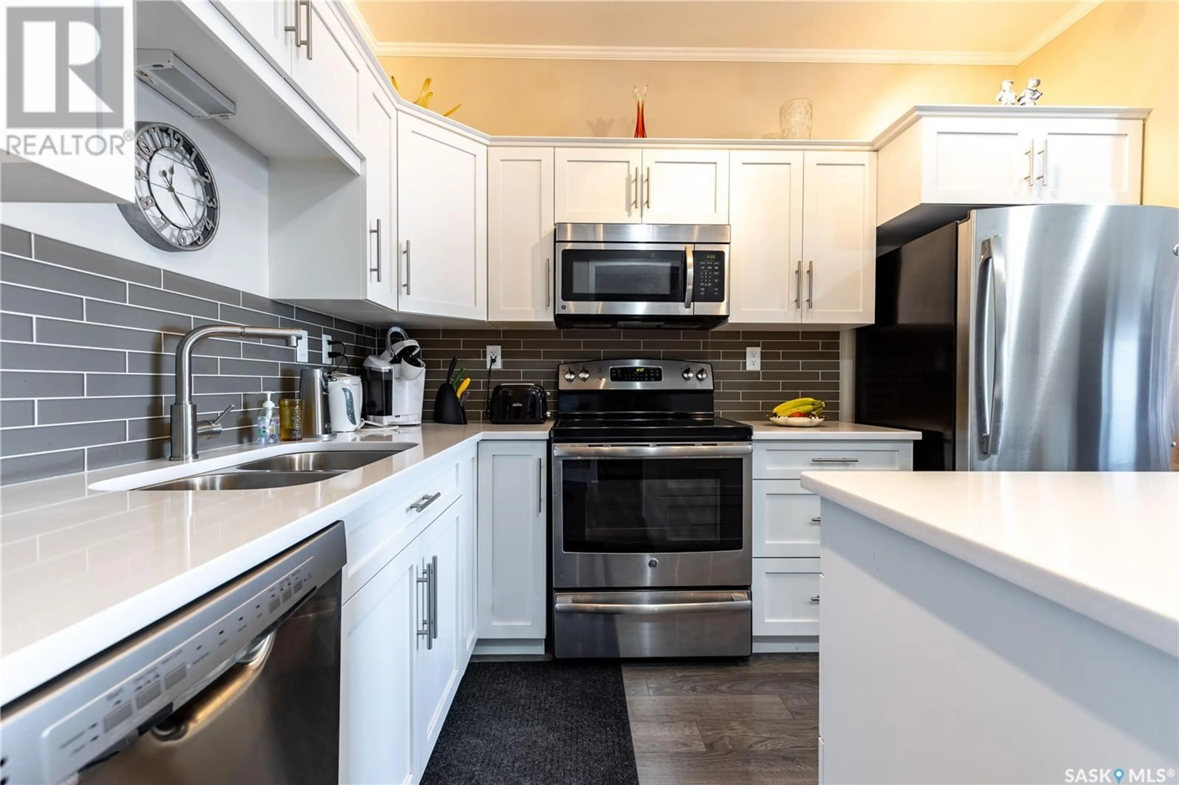 Open concept kitchen, unknown for 215 545 HASSARD CLOSE, Saskatoon Saskatchewan S7L6V3