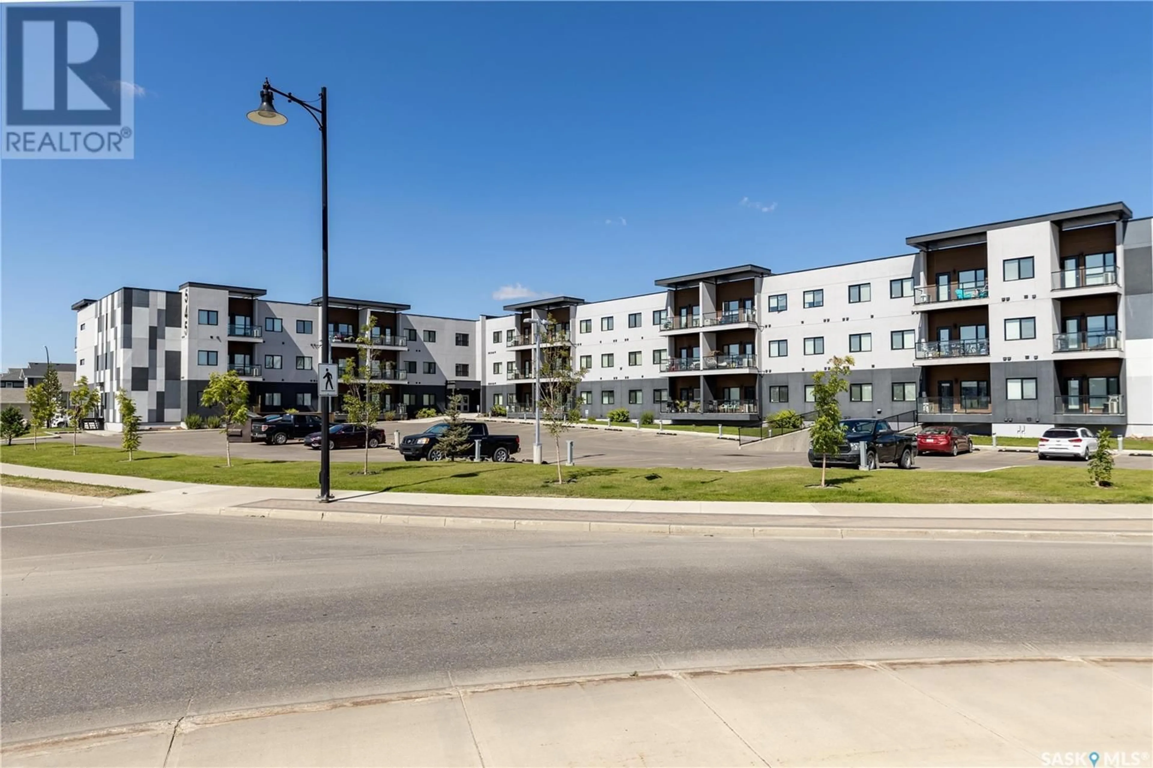 Unknown for 215 545 HASSARD CLOSE, Saskatoon Saskatchewan S7L6V3