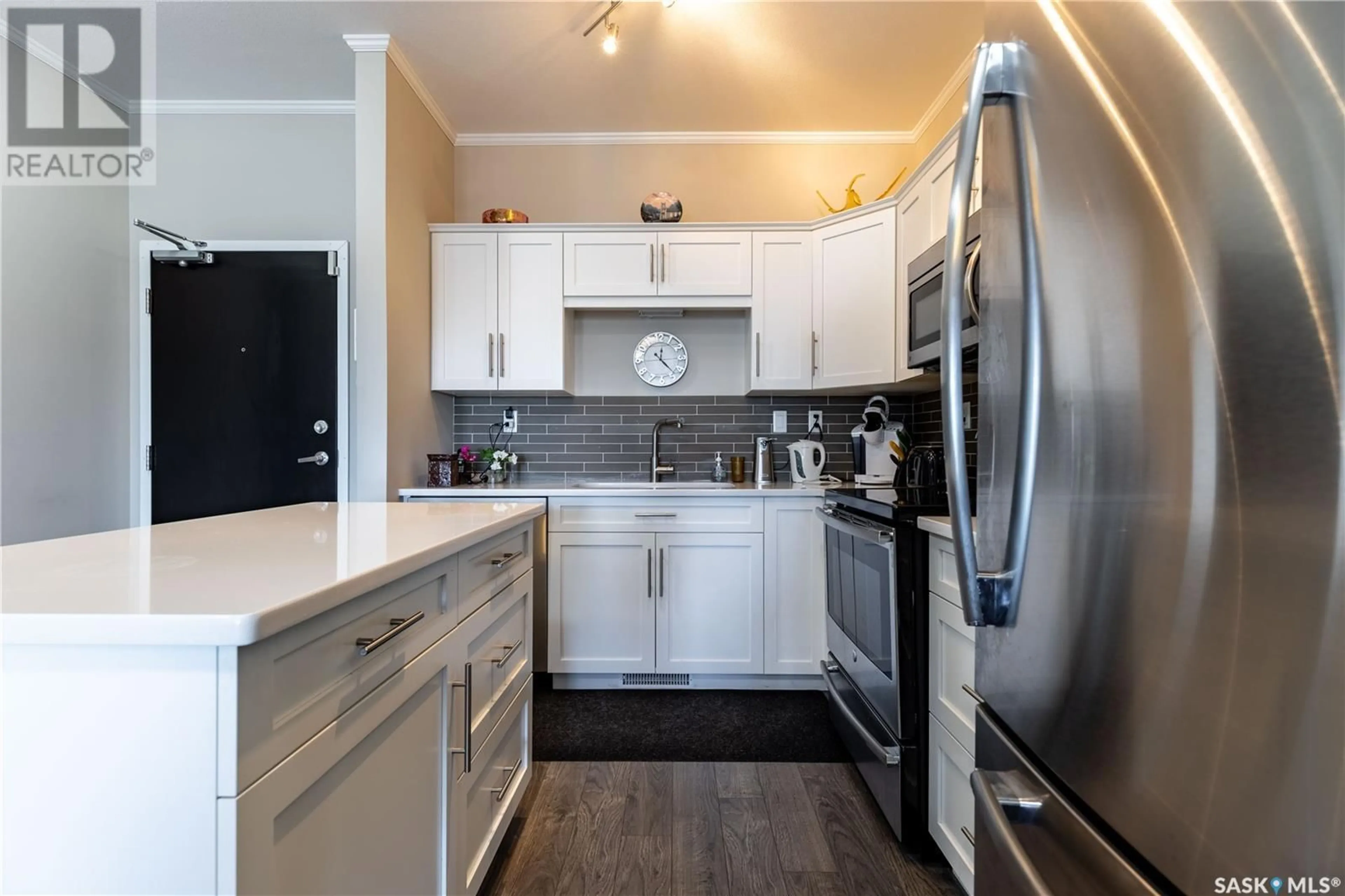 Standard kitchen, unknown for 215 545 HASSARD CLOSE, Saskatoon Saskatchewan S7L6V3