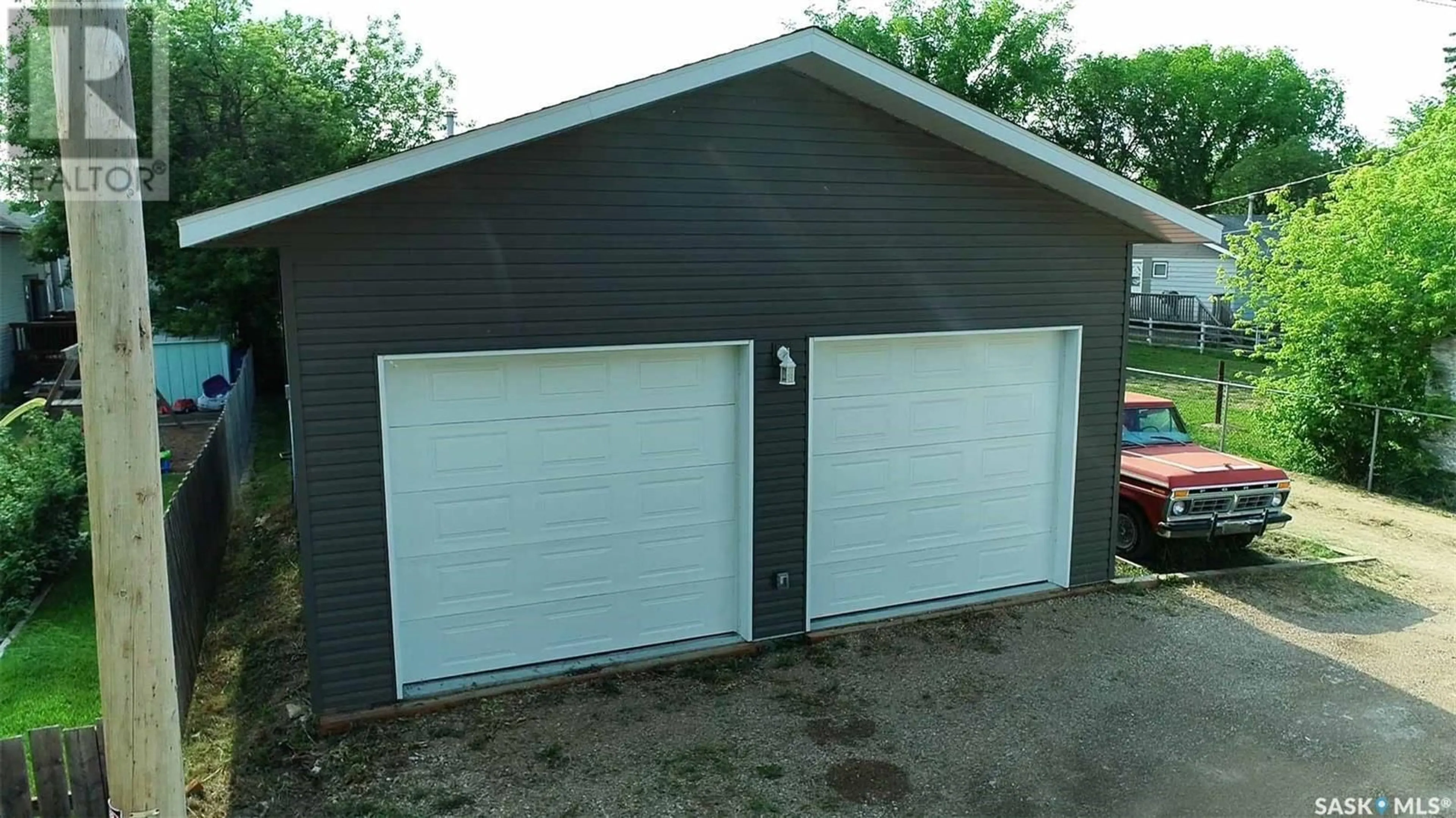 Indoor garage for 216 2ND AVENUE, Melfort Saskatchewan S0E1A0