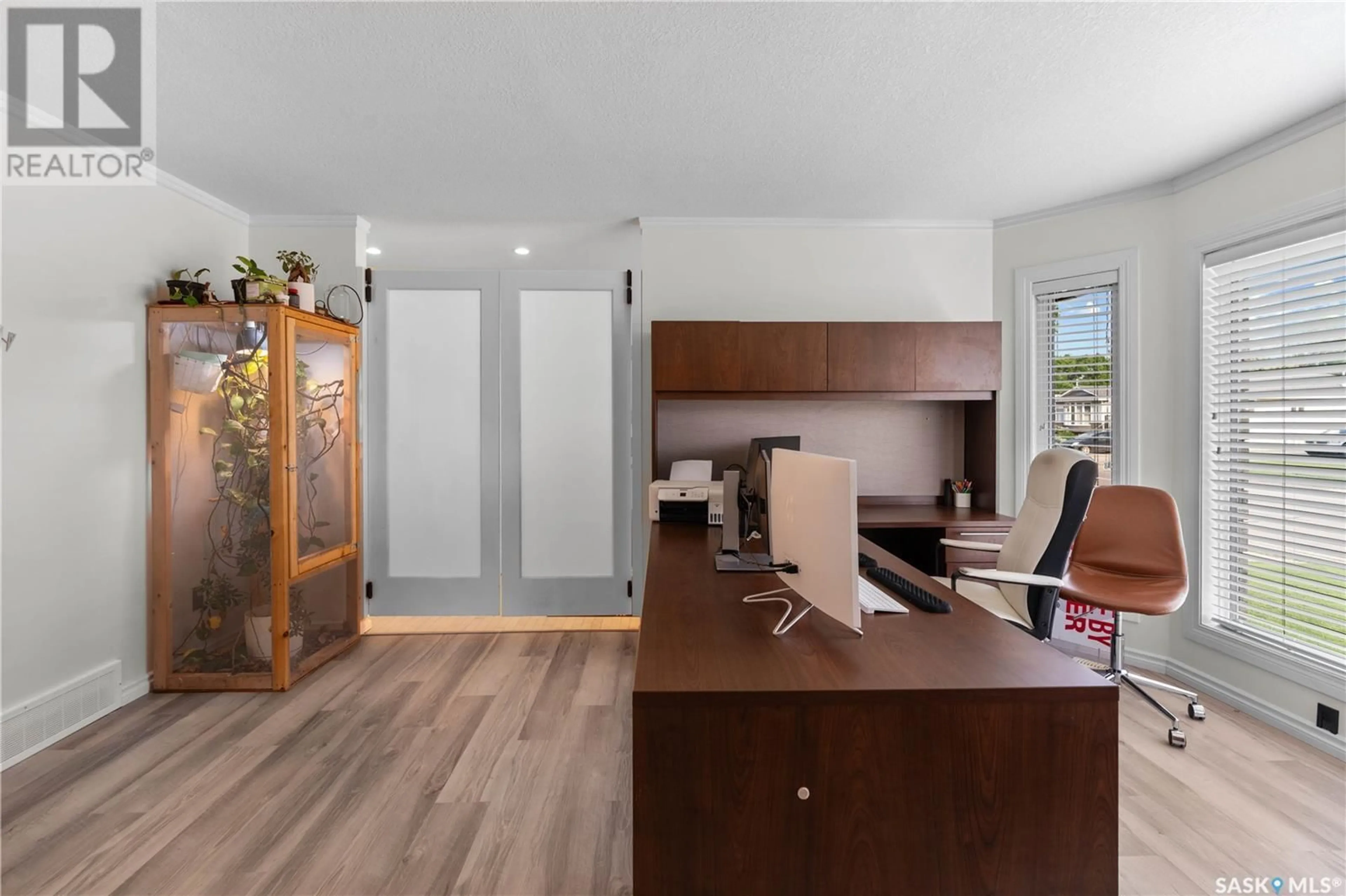 Indoor foyer for 7332 7TH AVENUE, Regina Saskatchewan S4T0T1