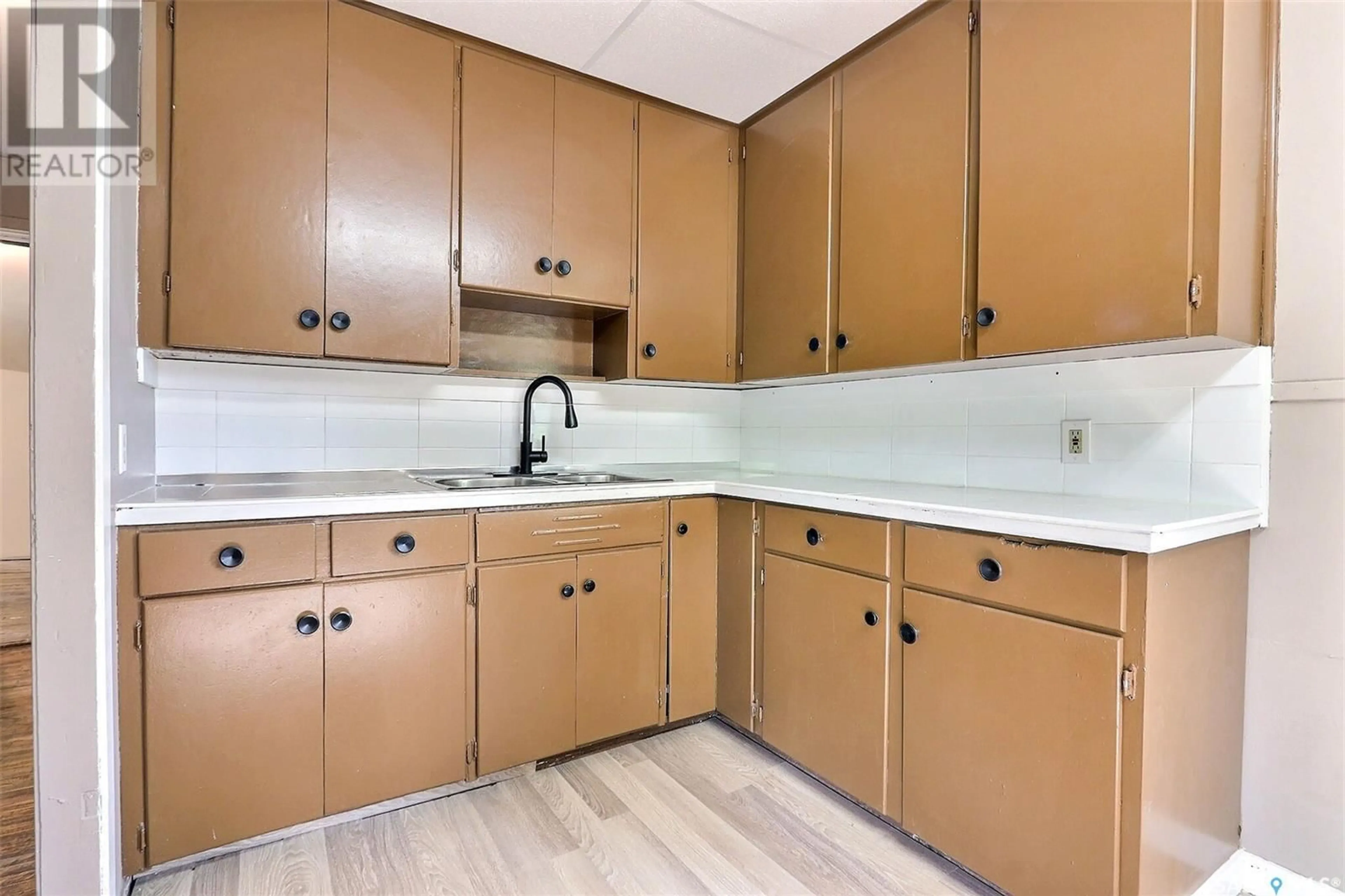 Standard kitchen, unknown for 747 12TH STREET, Prince Albert Saskatchewan S6V3C3