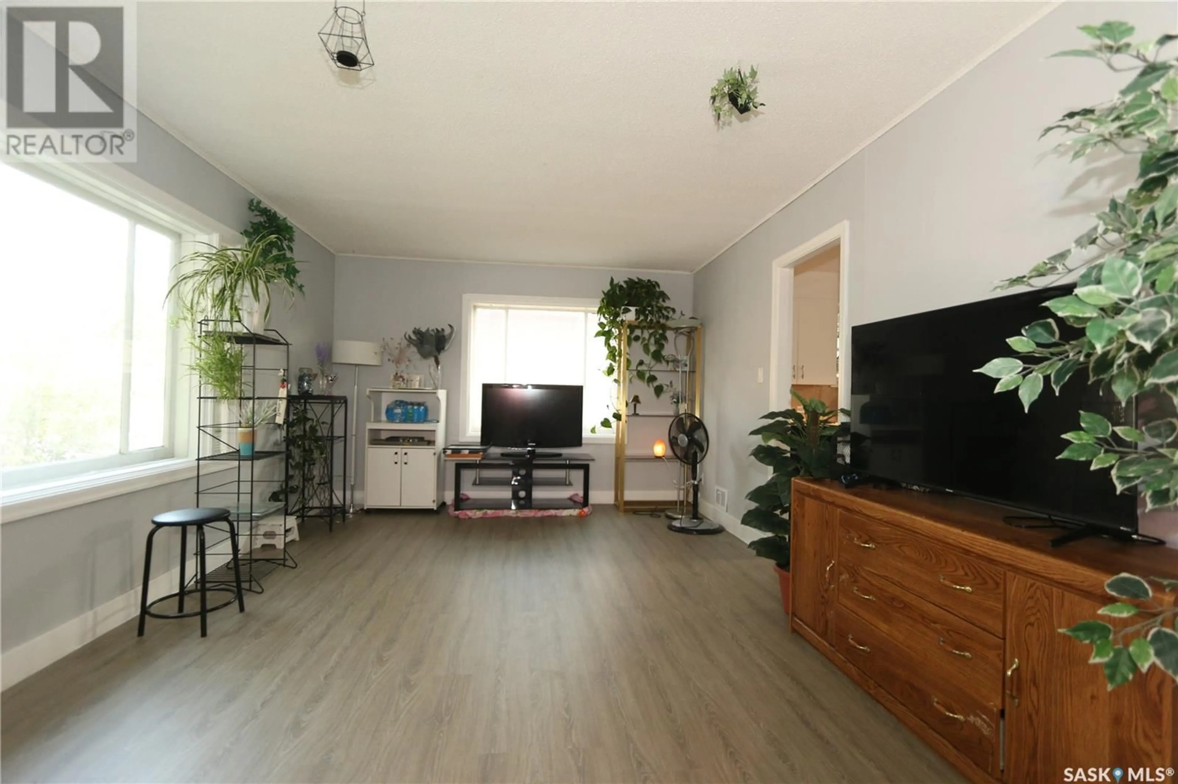 Living room with furniture, unknown for 854 MCTAVISH STREET, Regina Saskatchewan S4T3T9