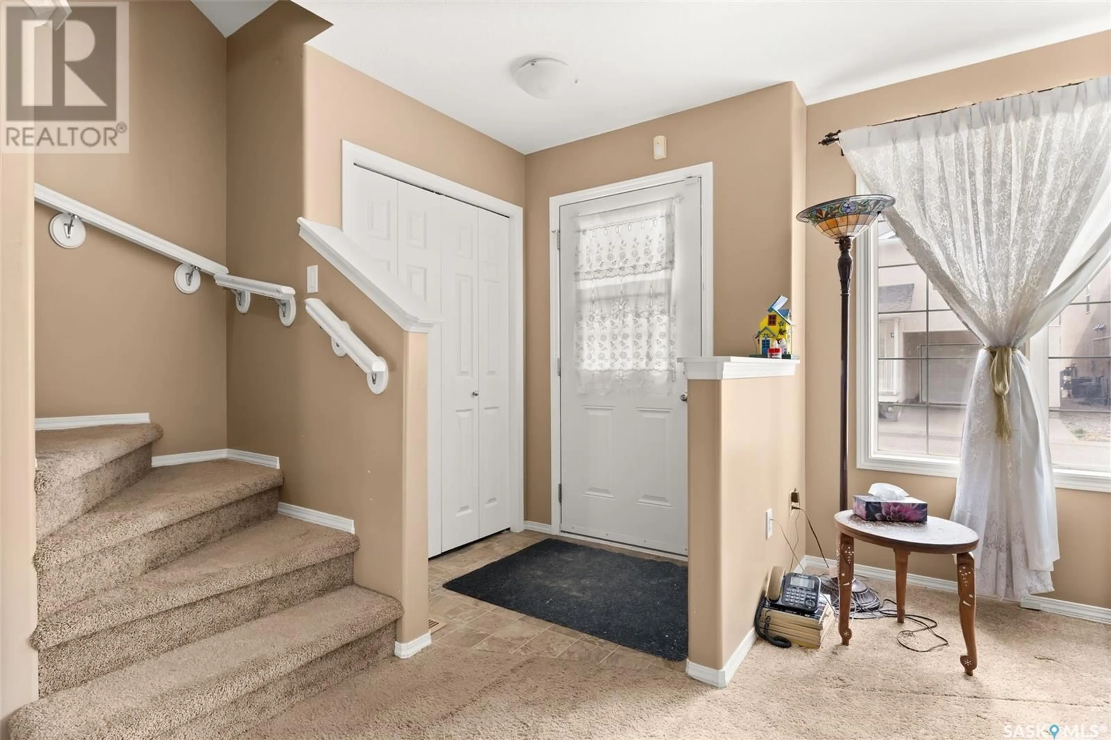 Indoor entryway for 2751 - 56 WINDSOR PARK ROAD, Regina Saskatchewan S4V0M9