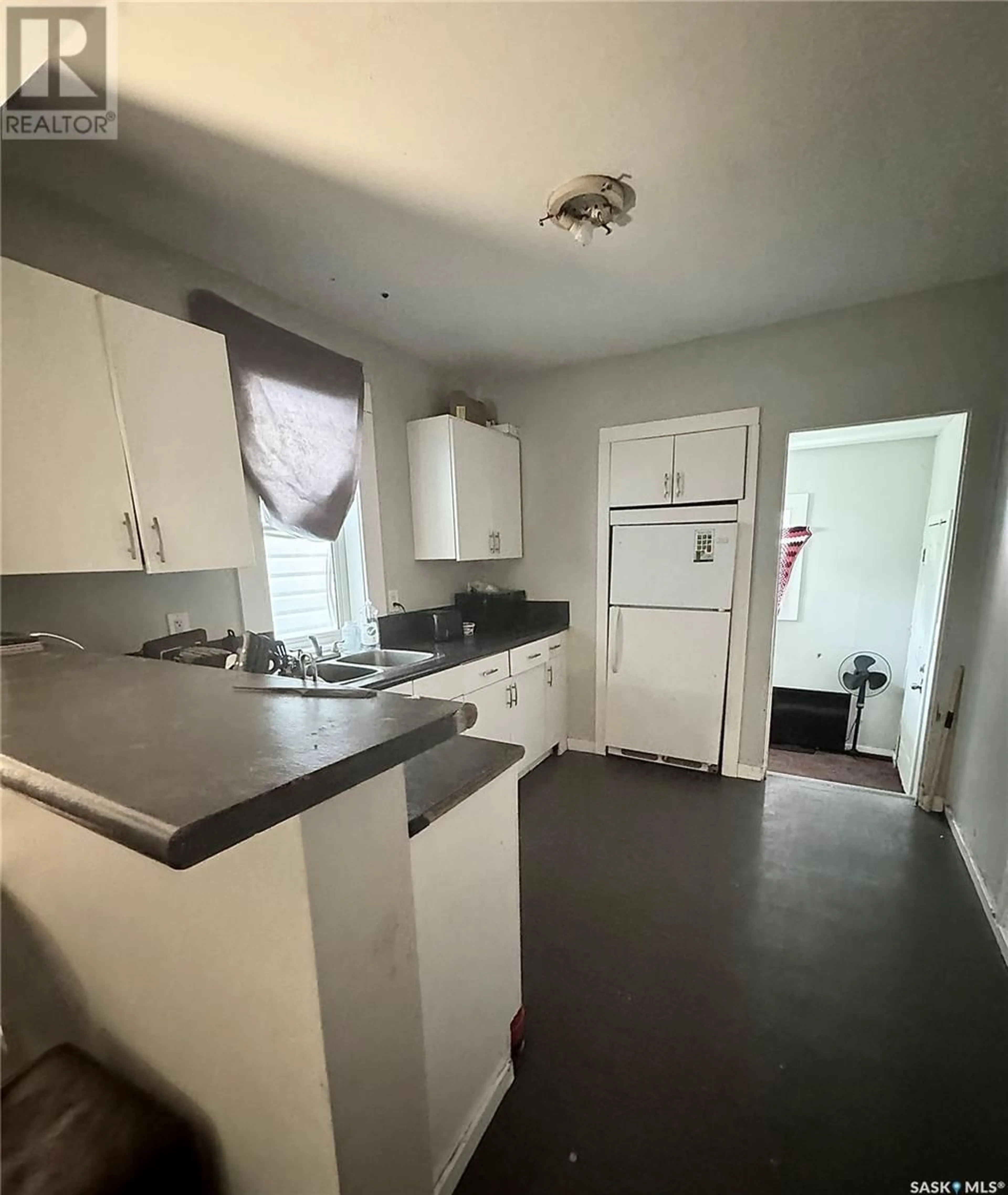 Standard kitchen, floor is not visible for 1260 ROBINSON STREET, Regina Saskatchewan S4T2N2