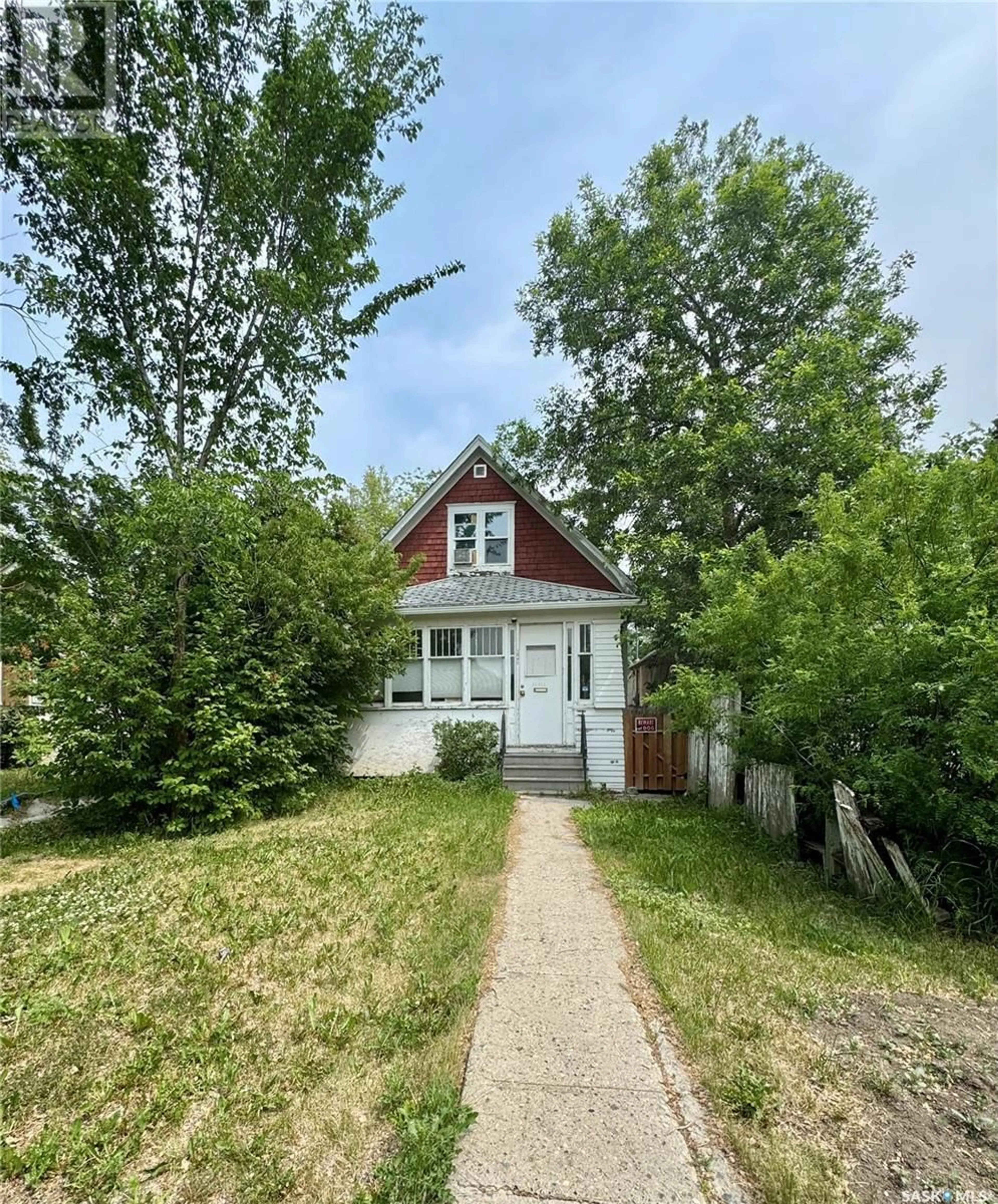 A pic from outside/outdoor area/front of a property/back of a property/a pic from drone, street for 1243 ROBINSON STREET, Regina Saskatchewan S4T2N3