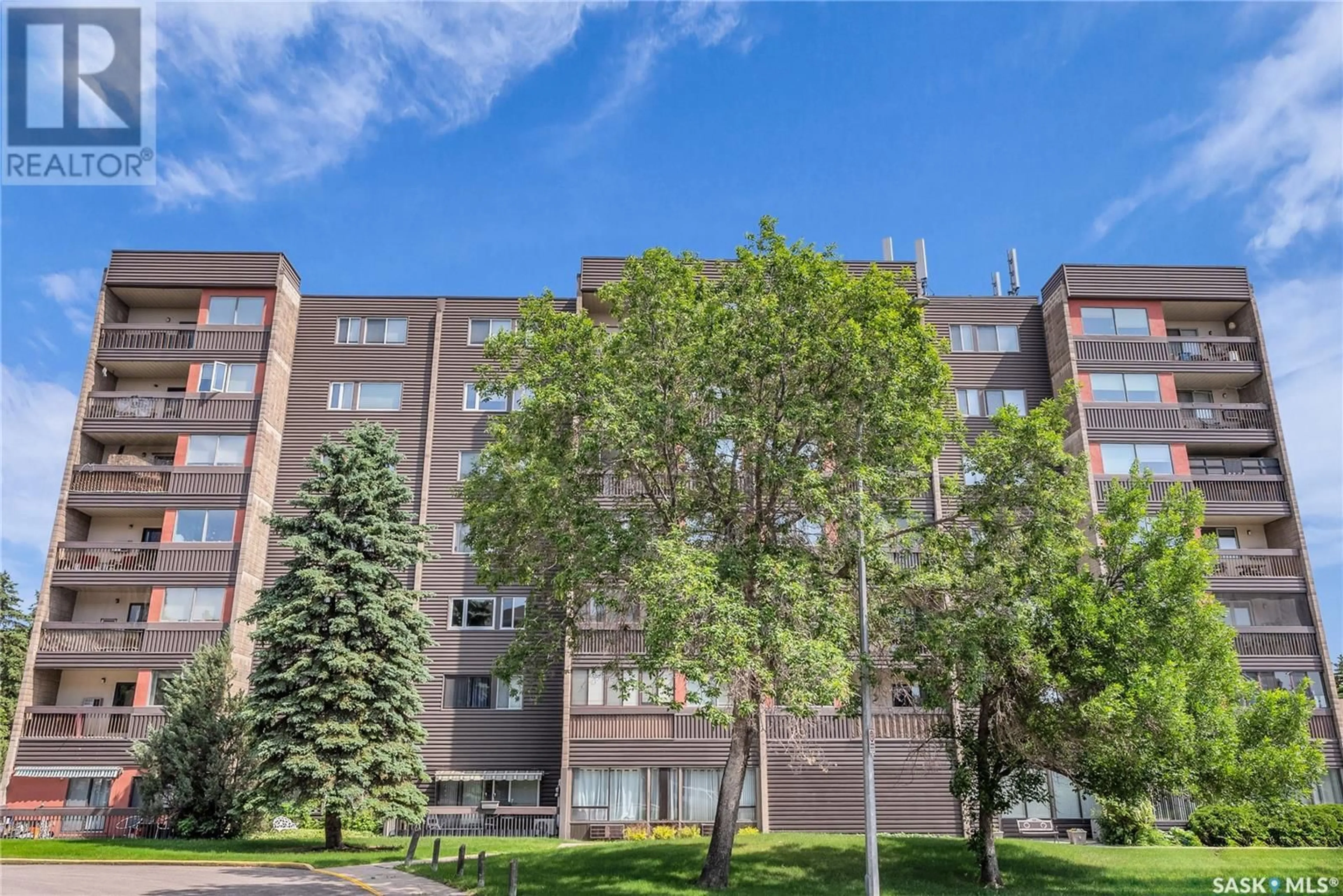 Patio, building for 106A 351 SAGUENAY DRIVE, Saskatoon Saskatchewan S7K5T4