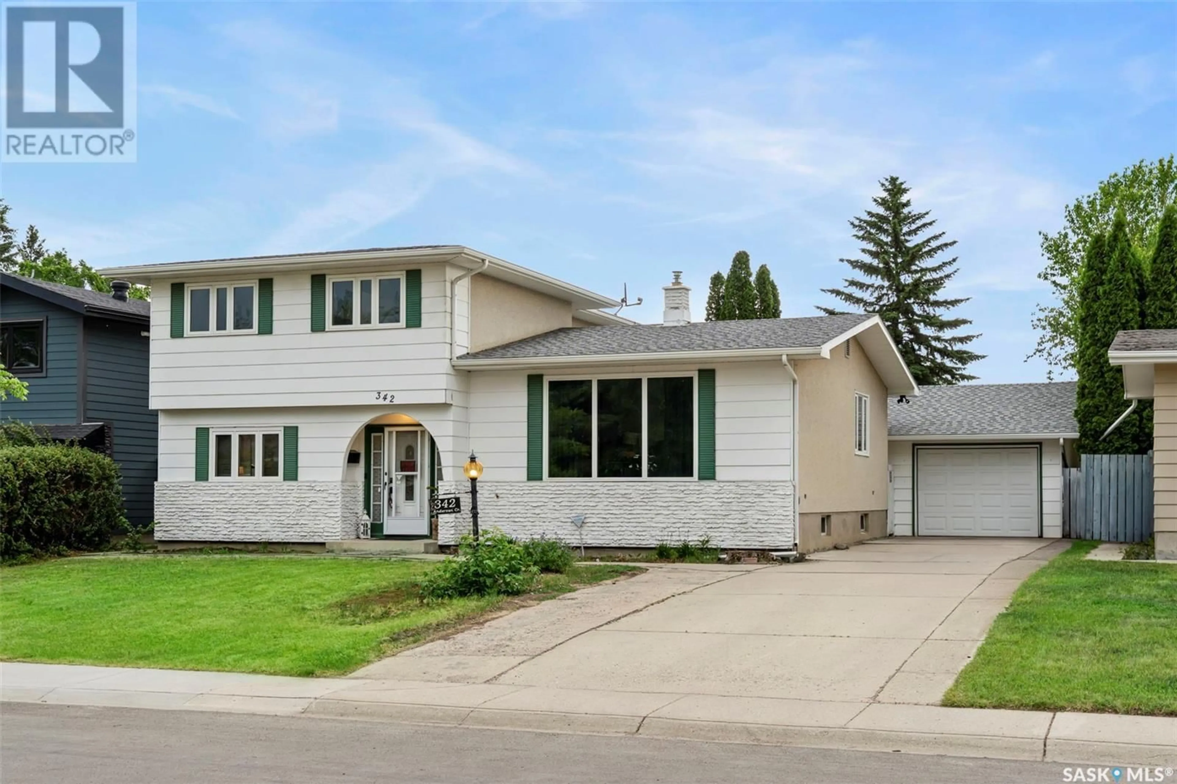 Home with vinyl exterior material, street for 342 ANDERSON CRESCENT, Saskatoon Saskatchewan S7H4A3