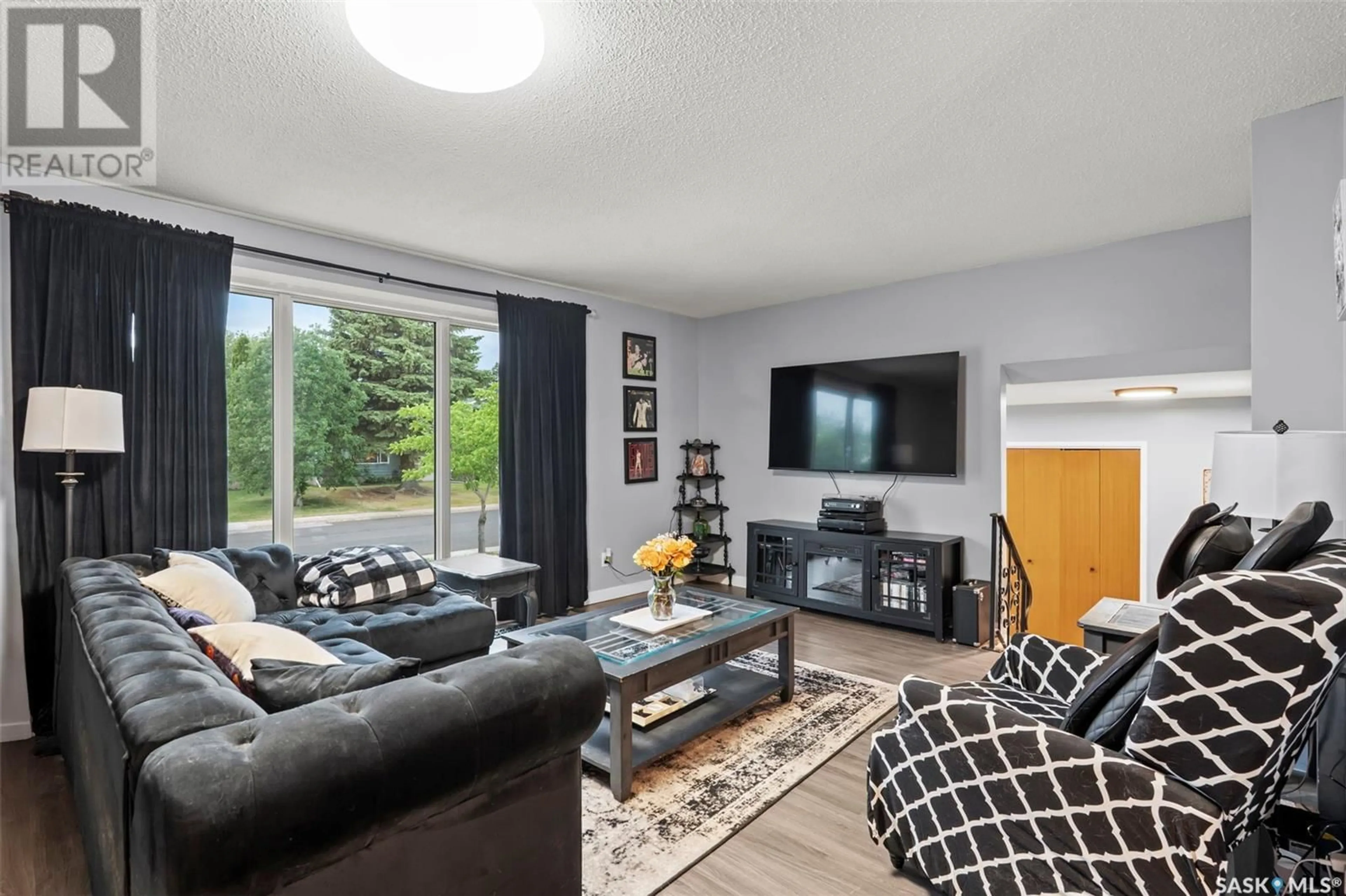 Living room with furniture, unknown for 342 ANDERSON CRESCENT, Saskatoon Saskatchewan S7H4A3