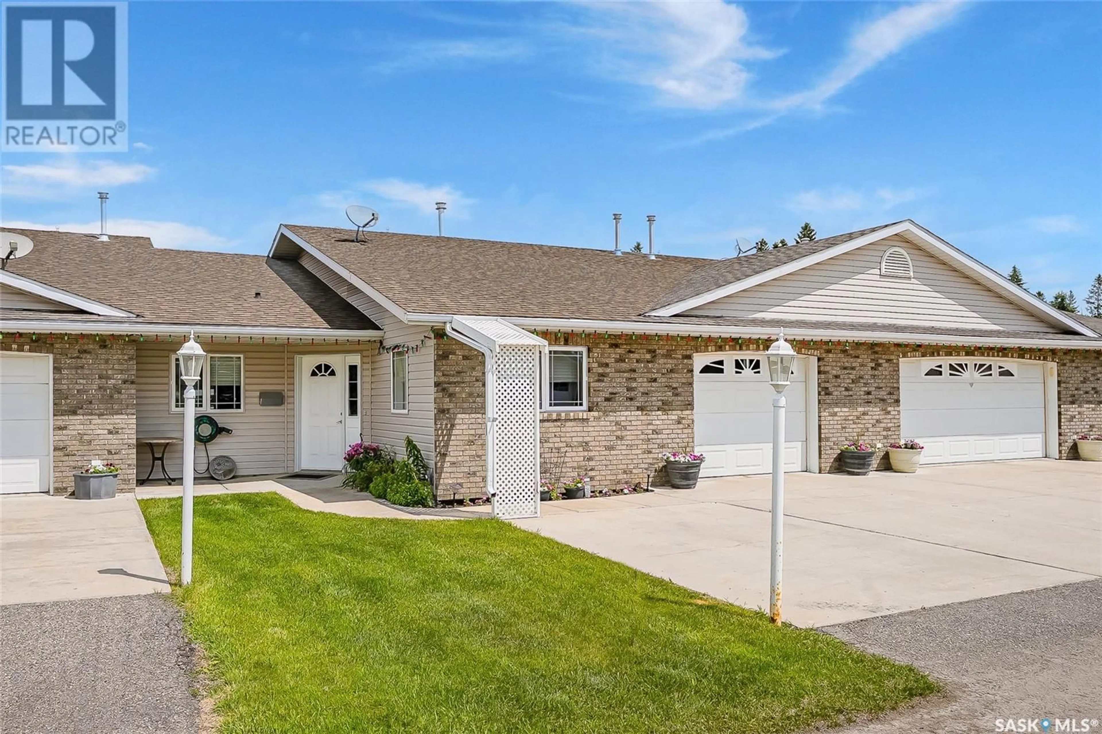 Home with vinyl exterior material, street for 317 LINEVIEW LANE, Waldheim Saskatchewan S0K4R0