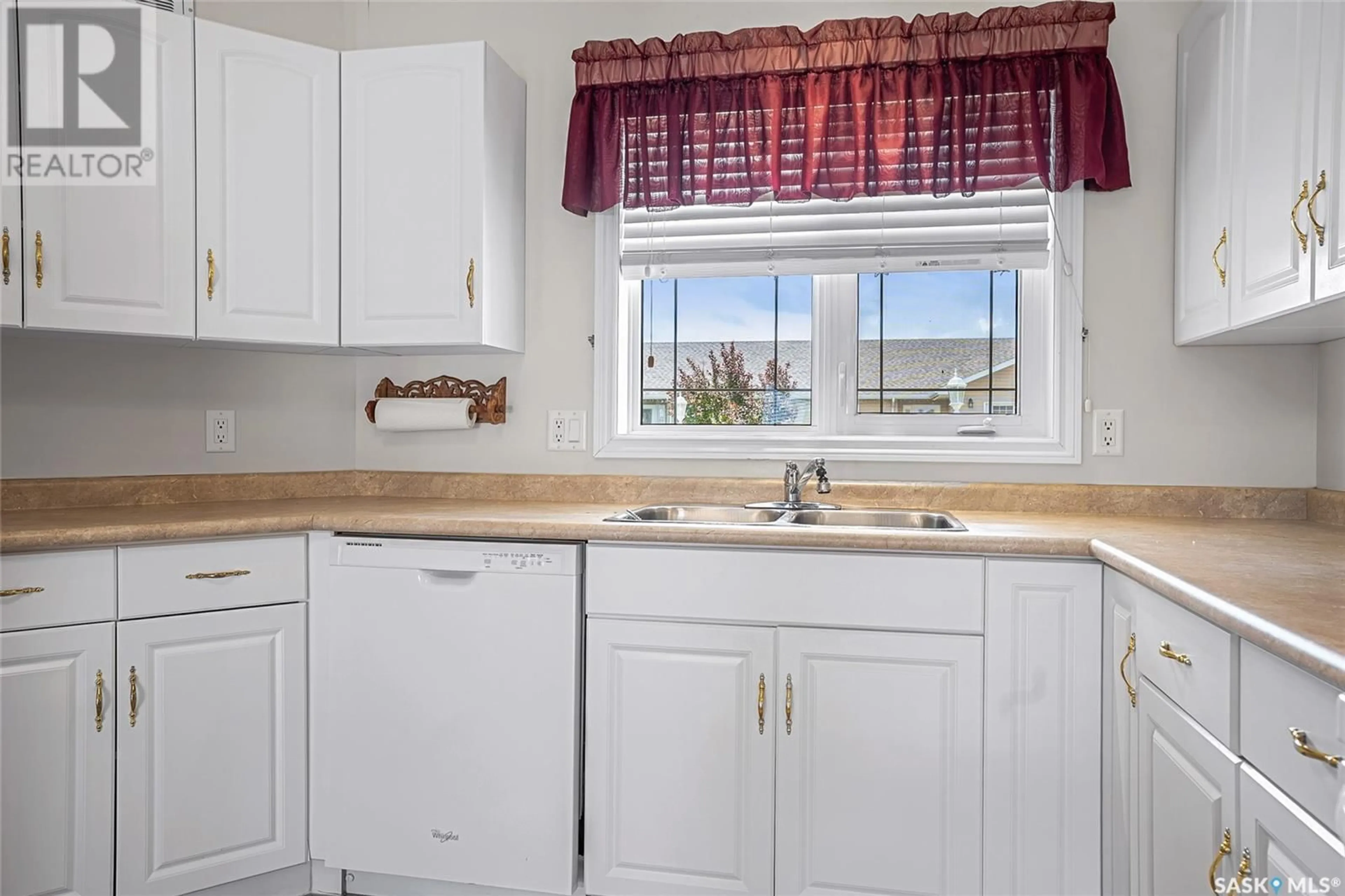 Standard kitchen, ceramic/tile floor for 317 LINEVIEW LANE, Waldheim Saskatchewan S0K4R0