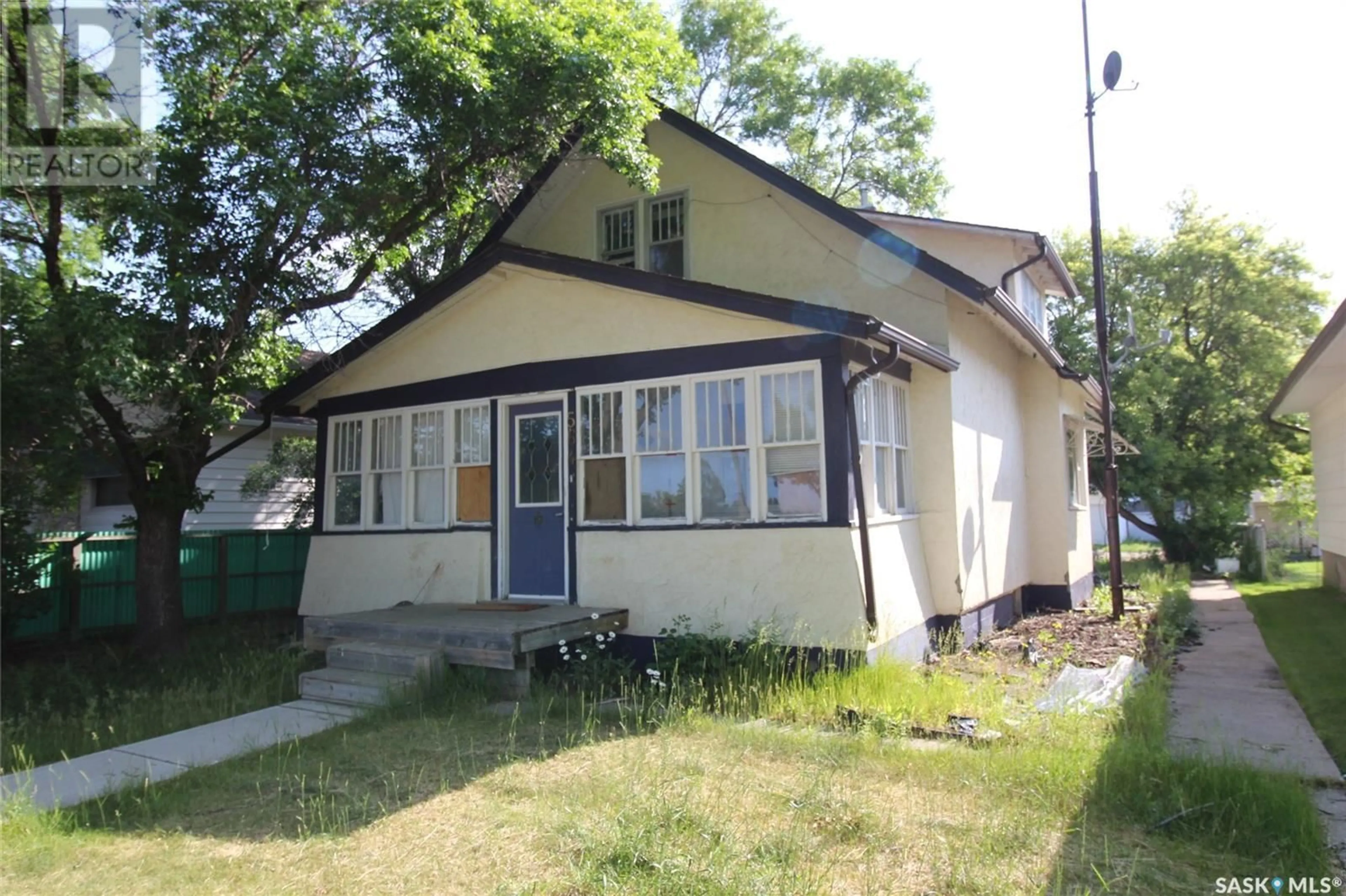 Unknown for 564 1ST STREET, Shaunavon Saskatchewan S0N2M0