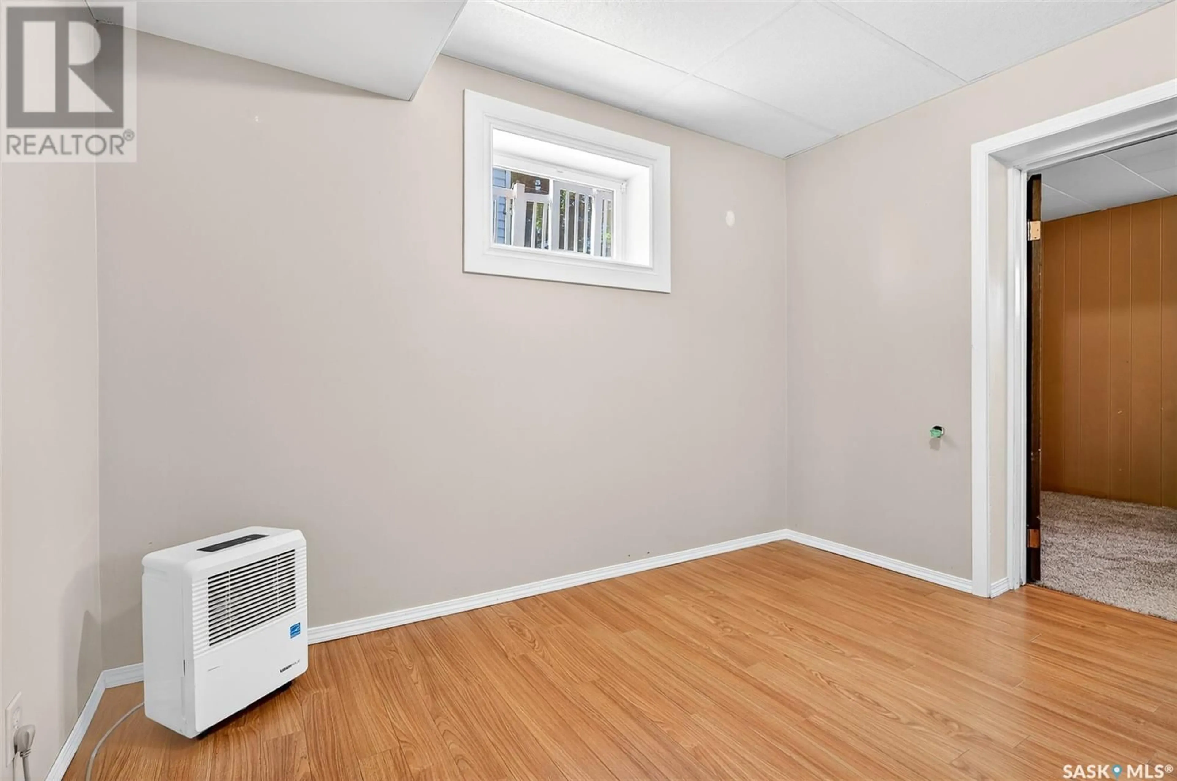 A pic of a room for 810 GRANDVIEW STREET, Moose Jaw Saskatchewan S6H5L8