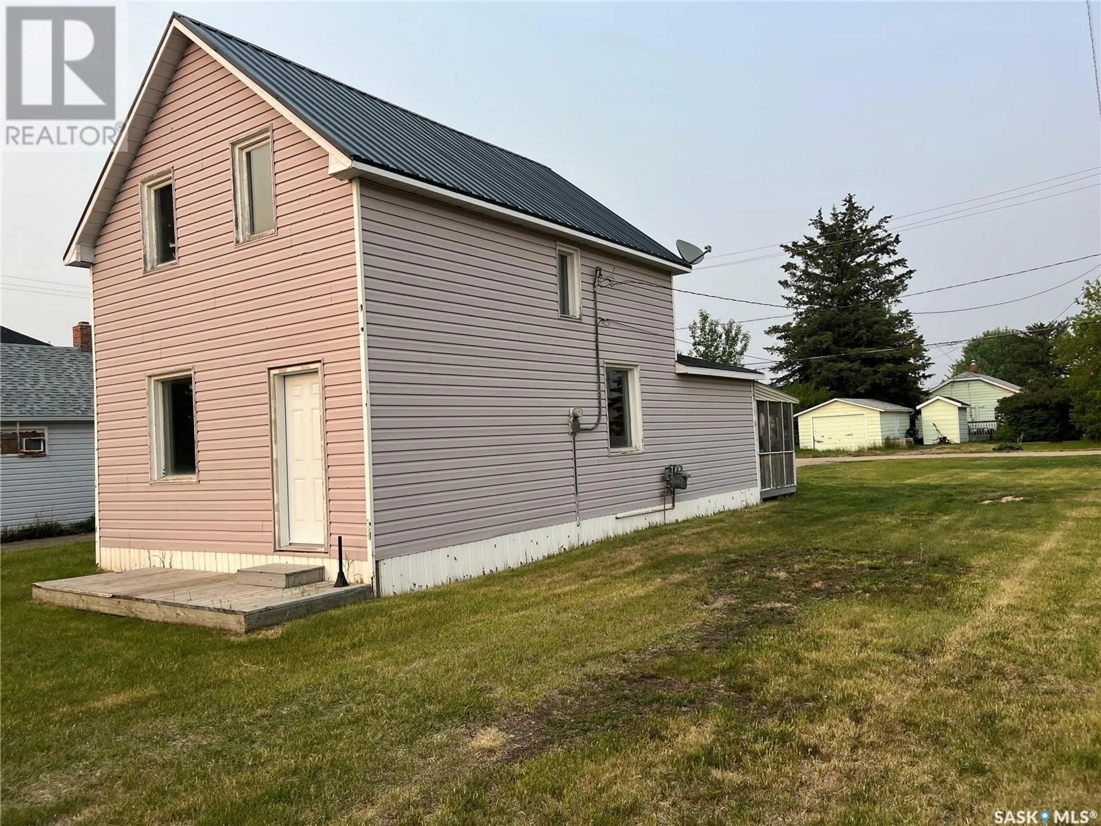 Unknown for 417 MCINTOSH STREET, Foam Lake Saskatchewan S0A1A0